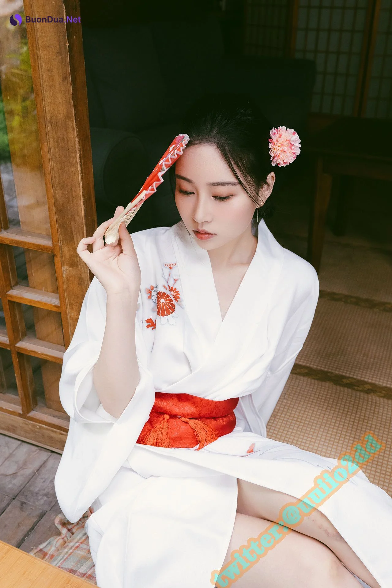年年Nnian, 写真集 [A版]以爱之名 - Photo 6