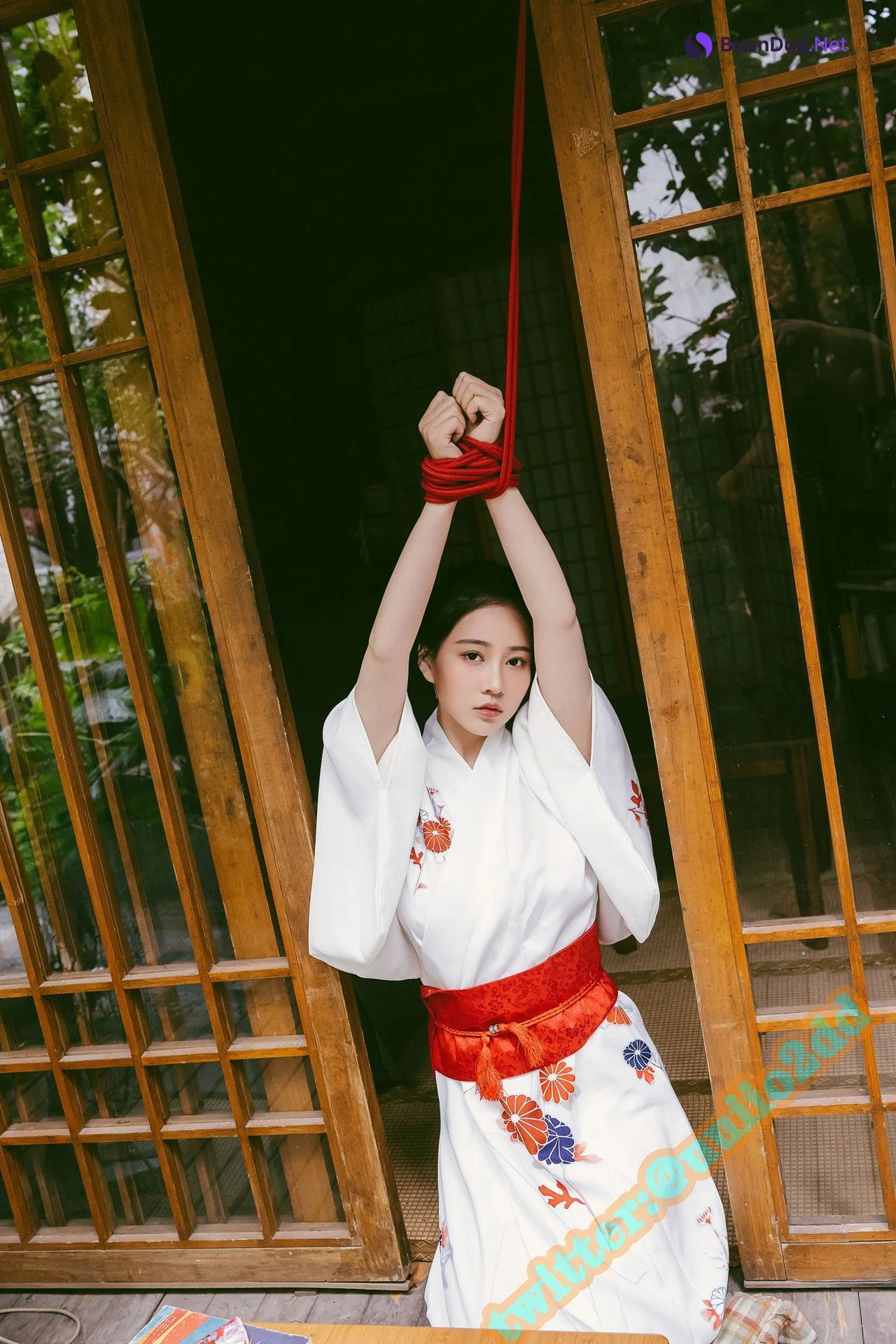 年年Nnian, 写真集 [A版]以爱之名 - Photo 8