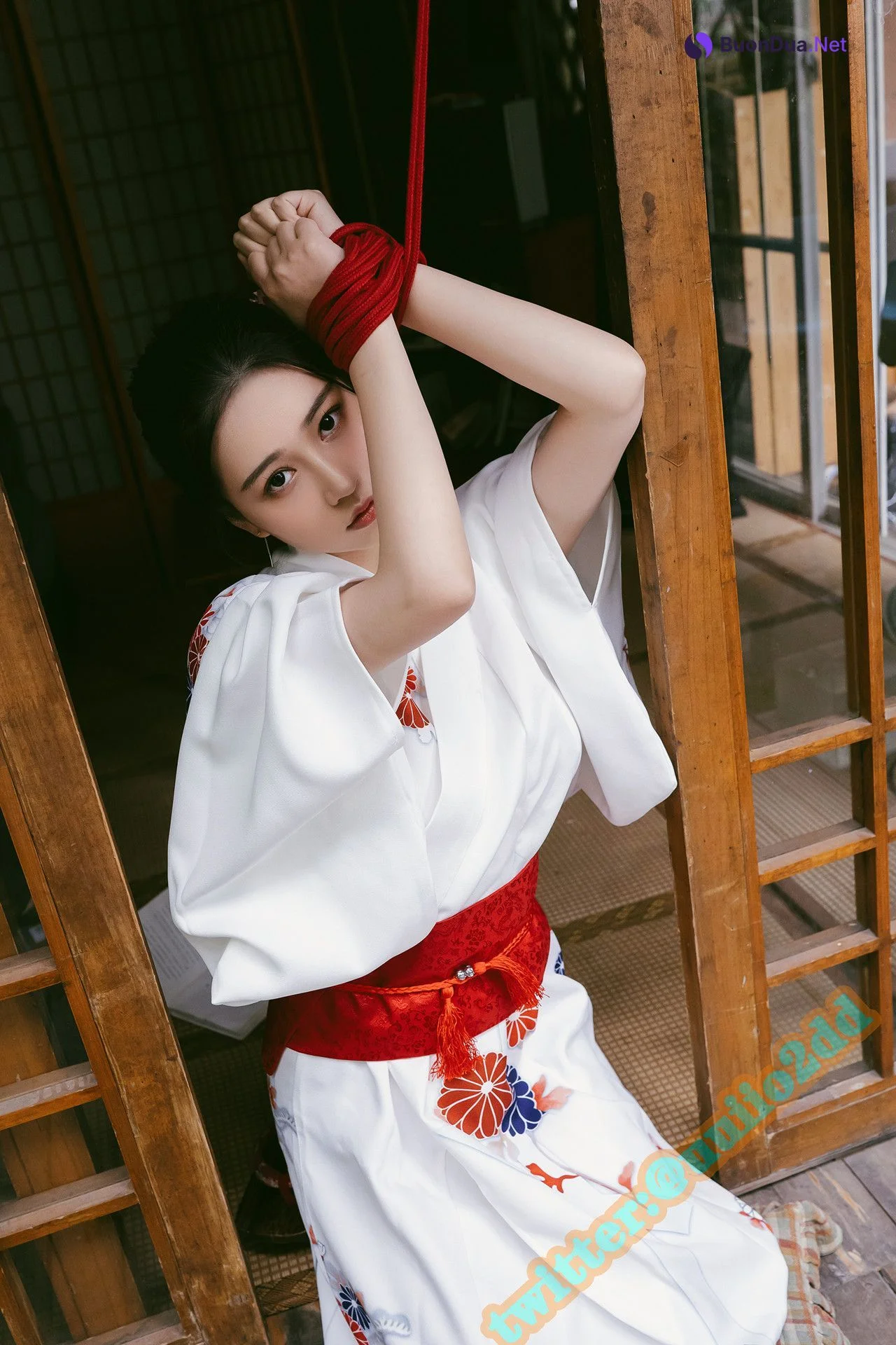 年年Nnian, 写真集 [A版]以爱之名 - Photo 9