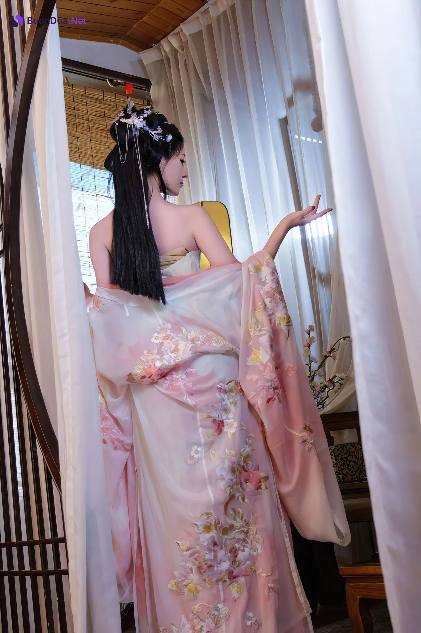 年年Nnian, 写真集 霓裳 Colorful - Photo 4