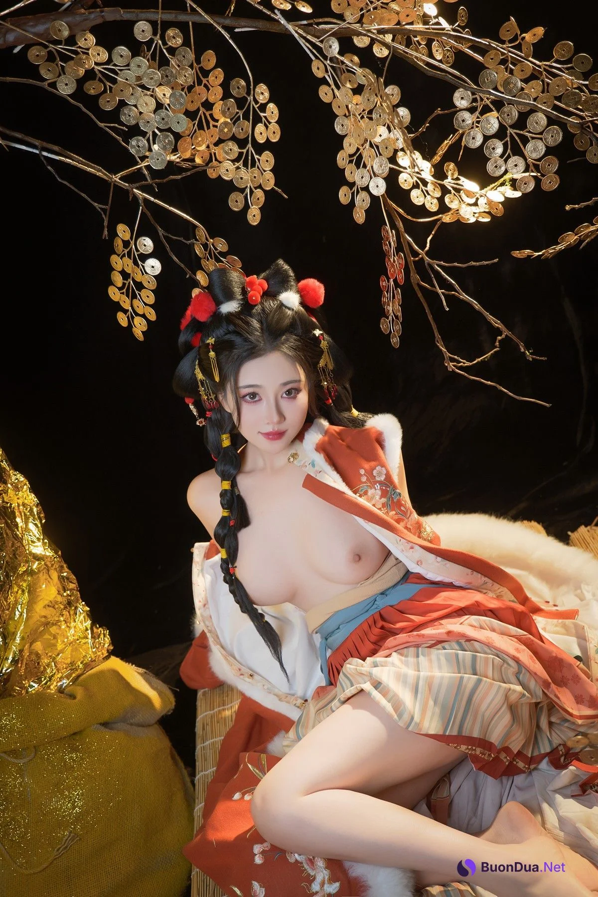 年年Nnian, ヌード写真集 Golden Tree - Photo 19