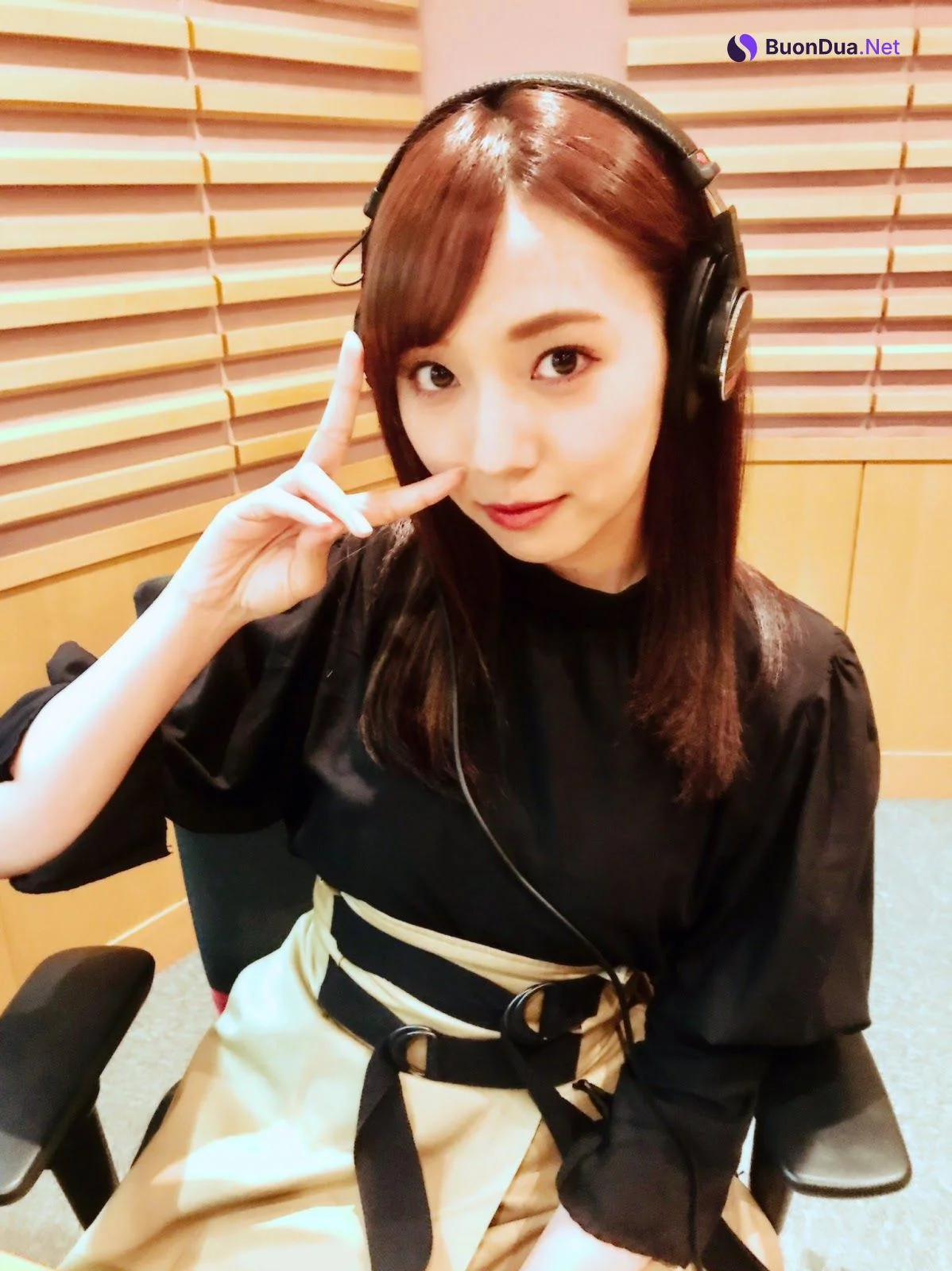 Nogizaka46 乃木坂46, BRODY 2019 No.08 (ブロディ 2019年8月号) - Photo 3