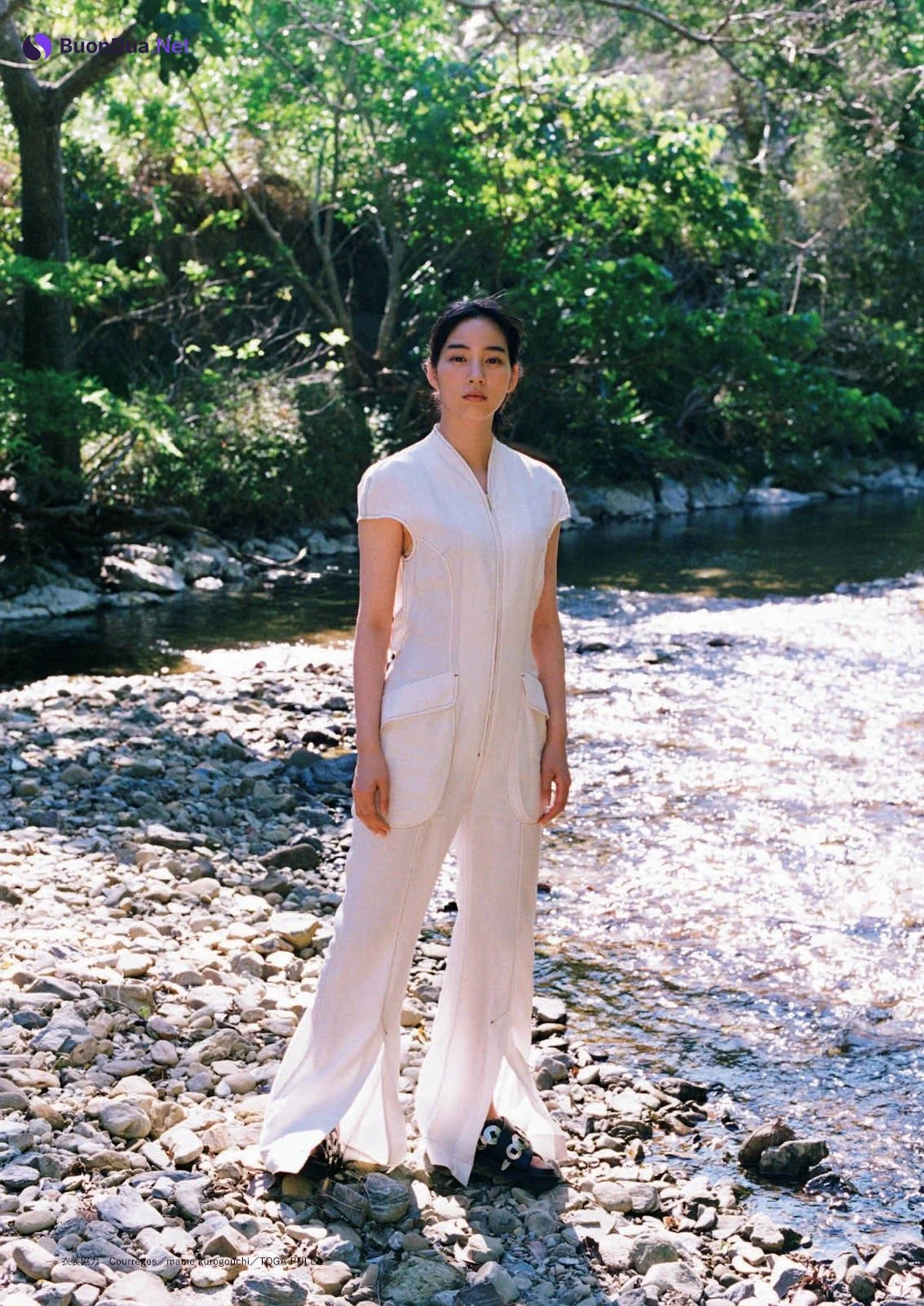 NON のん, Shukan Bunshun 2021.02.24 (週刊文春 2021年2月24日号) - Photo 3