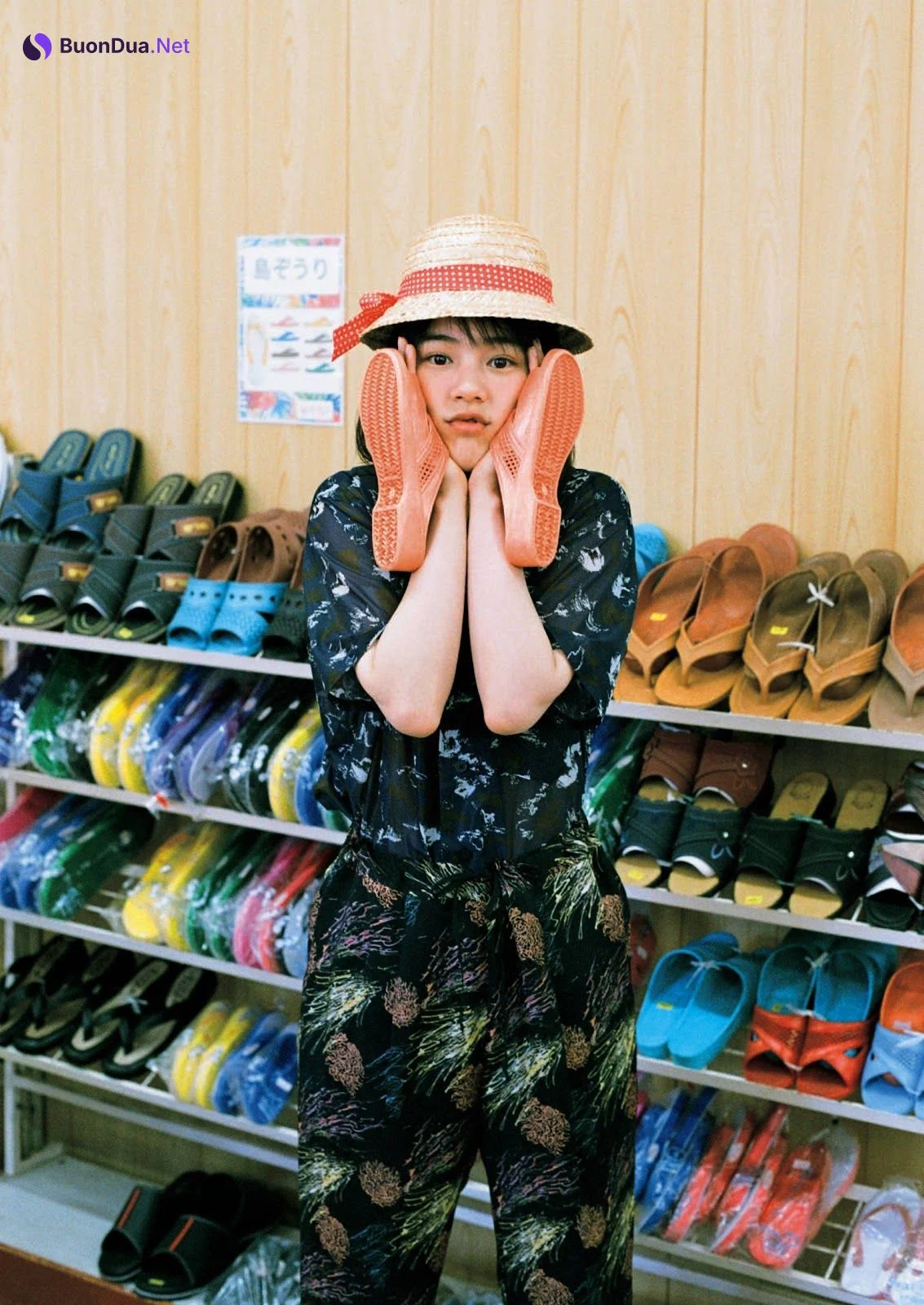 NON のん, Shukan Bunshun 2021.02.24 (週刊文春 2021年2月24日号) - Photo 5