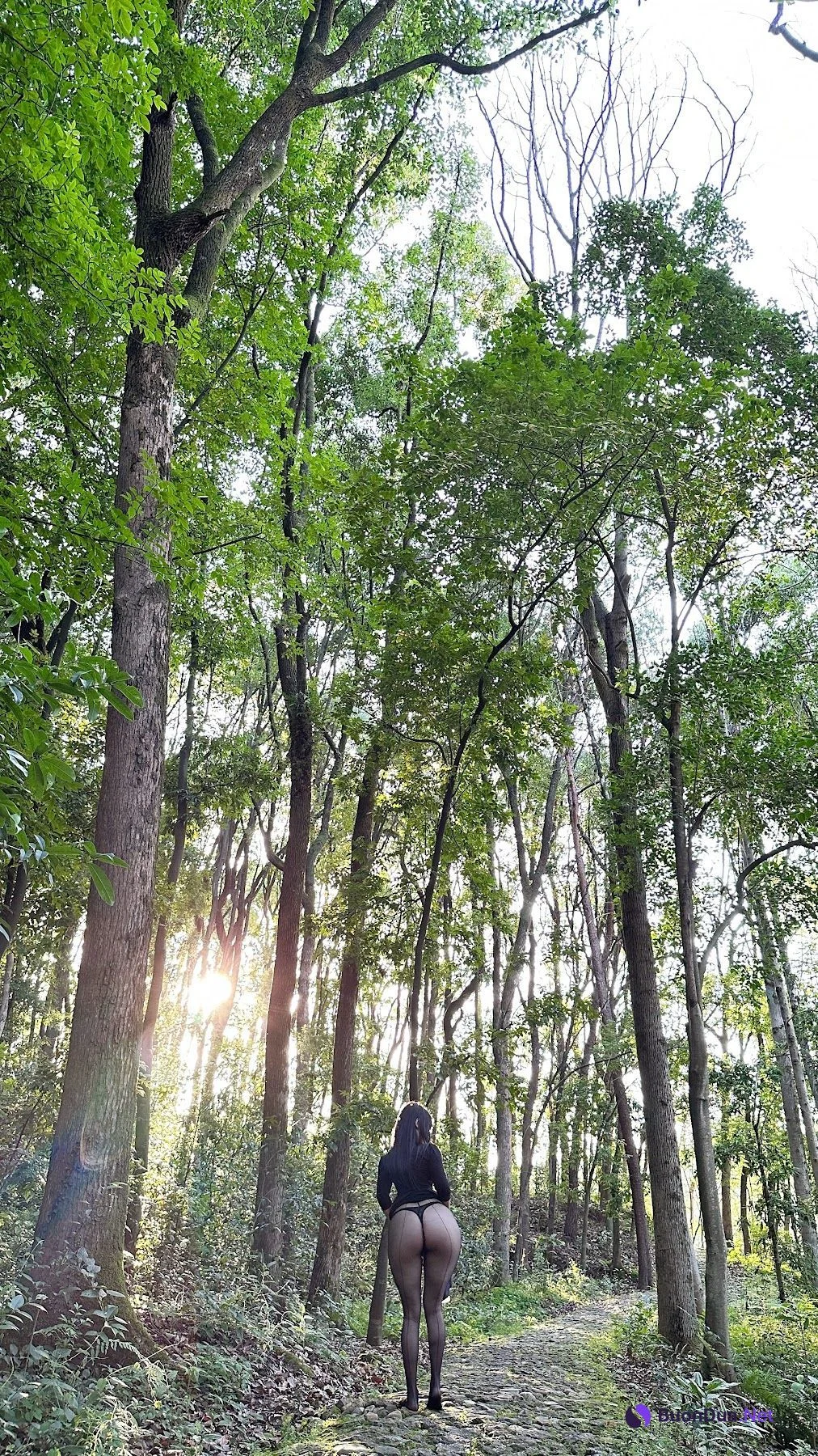 俏妞qiaoniuTT – 户外巨豚 - Photo 9