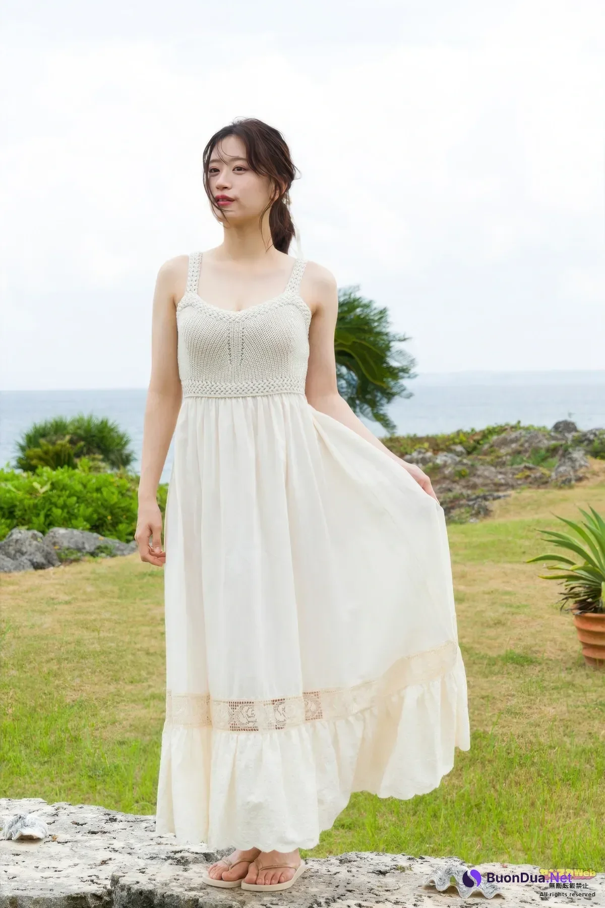 Rei Jonishi 上西怜, Young Magazine 2025 No.42 (ヤングマガジン 2025年42号) - Photo 12
