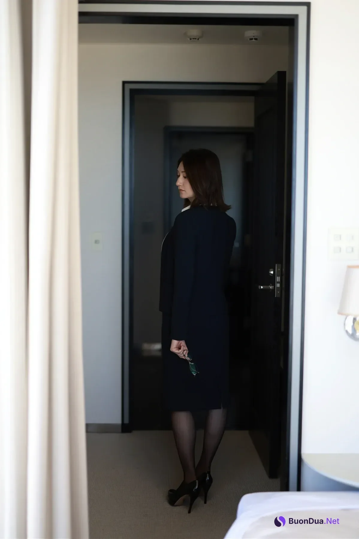 Rei Kimura 木村玲衣, 写真集 『眼鏡の奥の魔性』 Set.01 - Photo 13