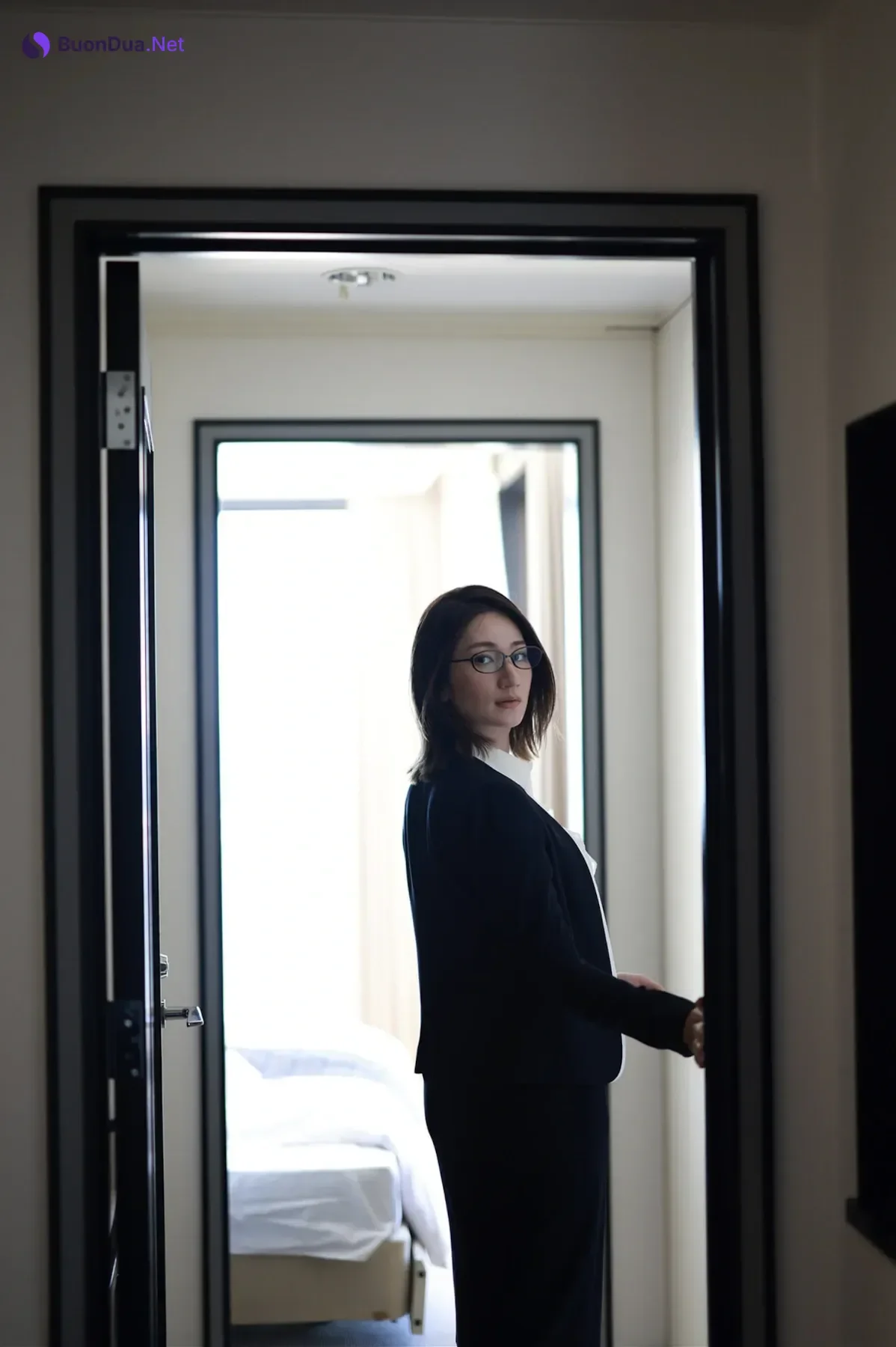 Rei Kimura 木村玲衣, 写真集 『眼鏡の奥の魔性』 Set.01 - Photo 9