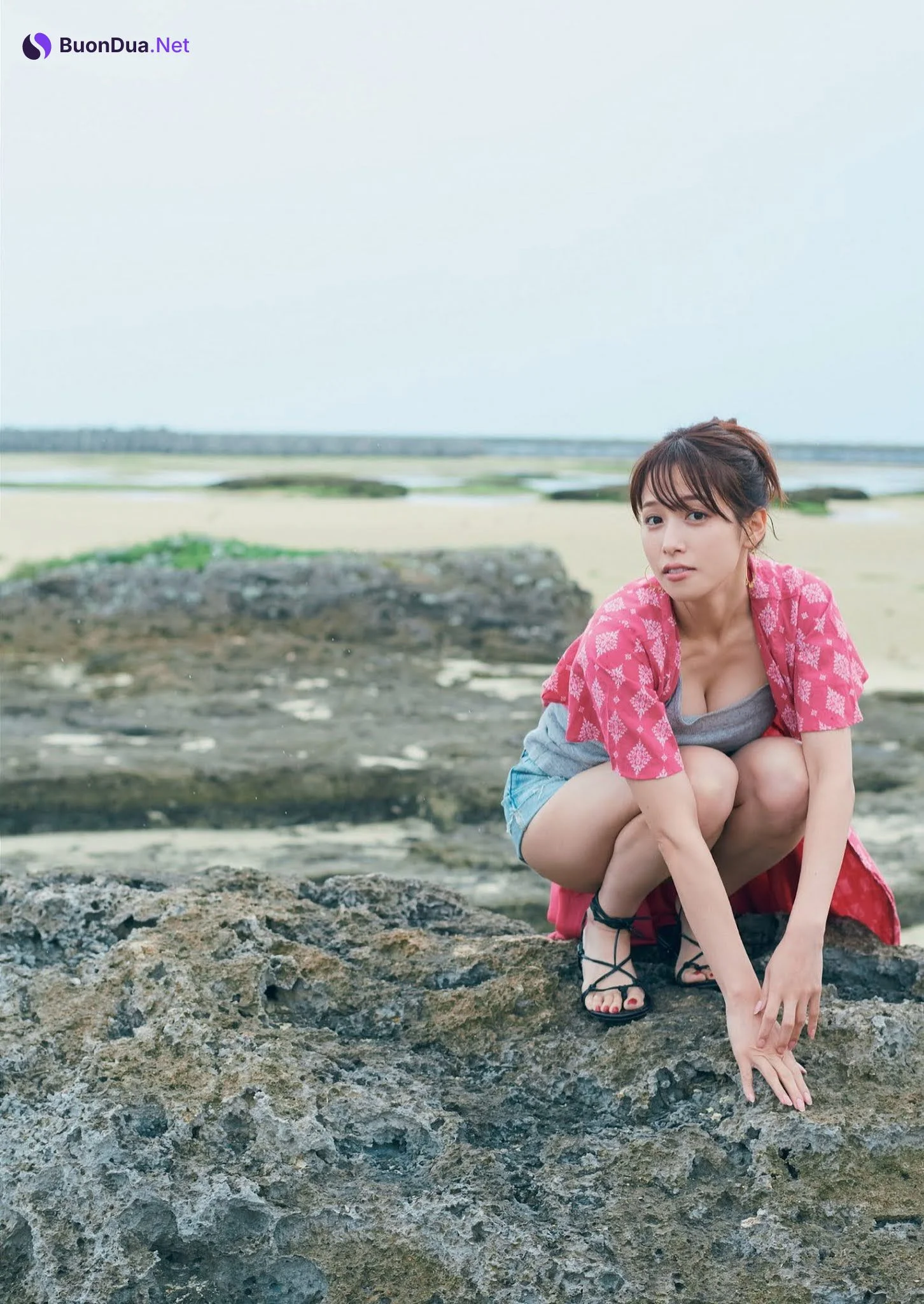 Reina Sumi 鷲見玲奈, Weekly Playboy 2021 No.25 (週刊プレイボーイ 2021年25号) - Photo 5