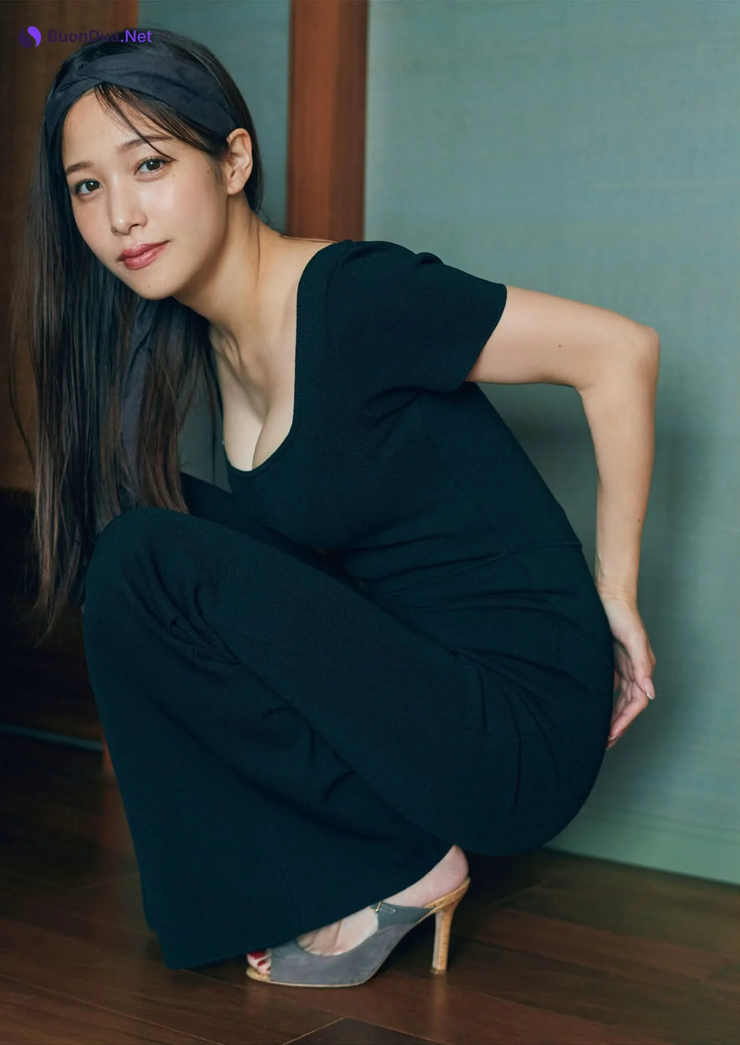 Reina Sumi 鷲見玲奈, Weekly Playboy 2021 No.33-34 (週刊プレイボーイ 2021年33-34号) - Photo 7