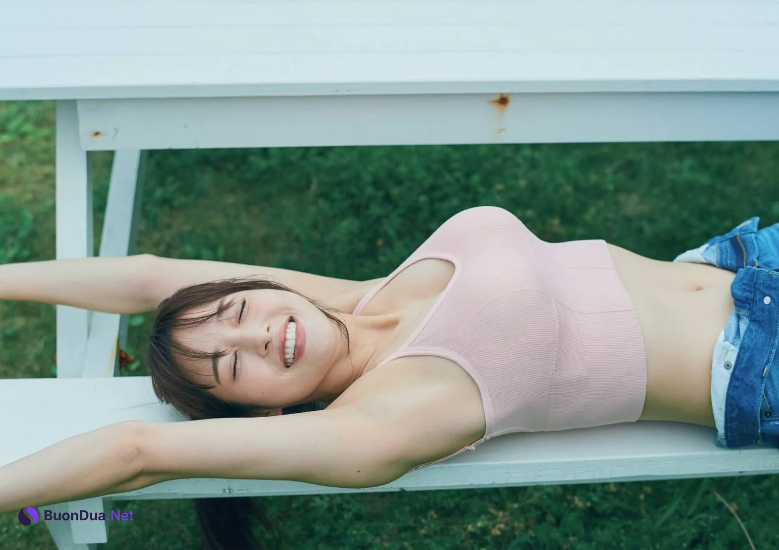 Reina Sumi 鷲見玲奈, Weekly Playboy 2021 No.47 (週刊プレイボーイ 2021年47号) - Photo 6