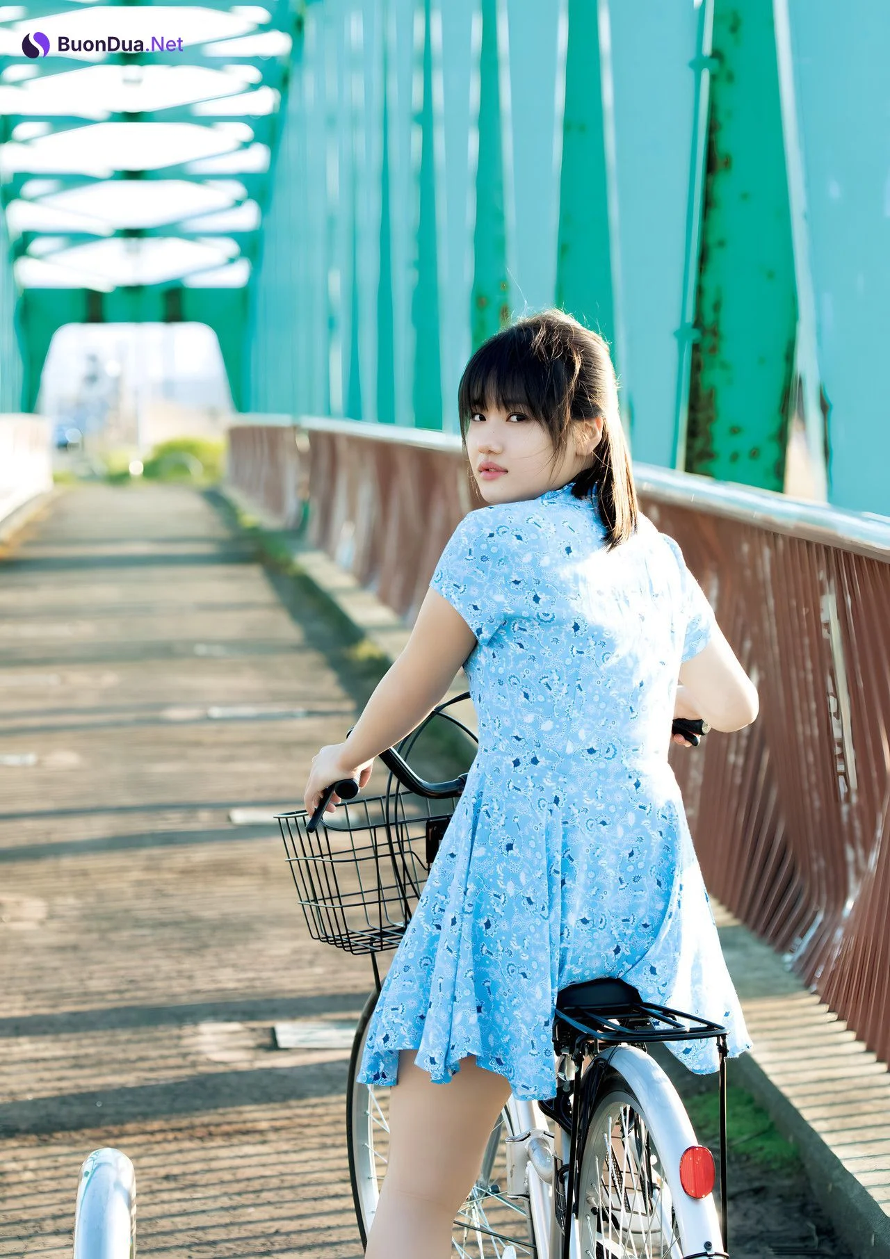 Reina Yokoyama 横山玲奈, 写真集 [REINA is eighteen ～N to S～] Set.01 - 写真 20