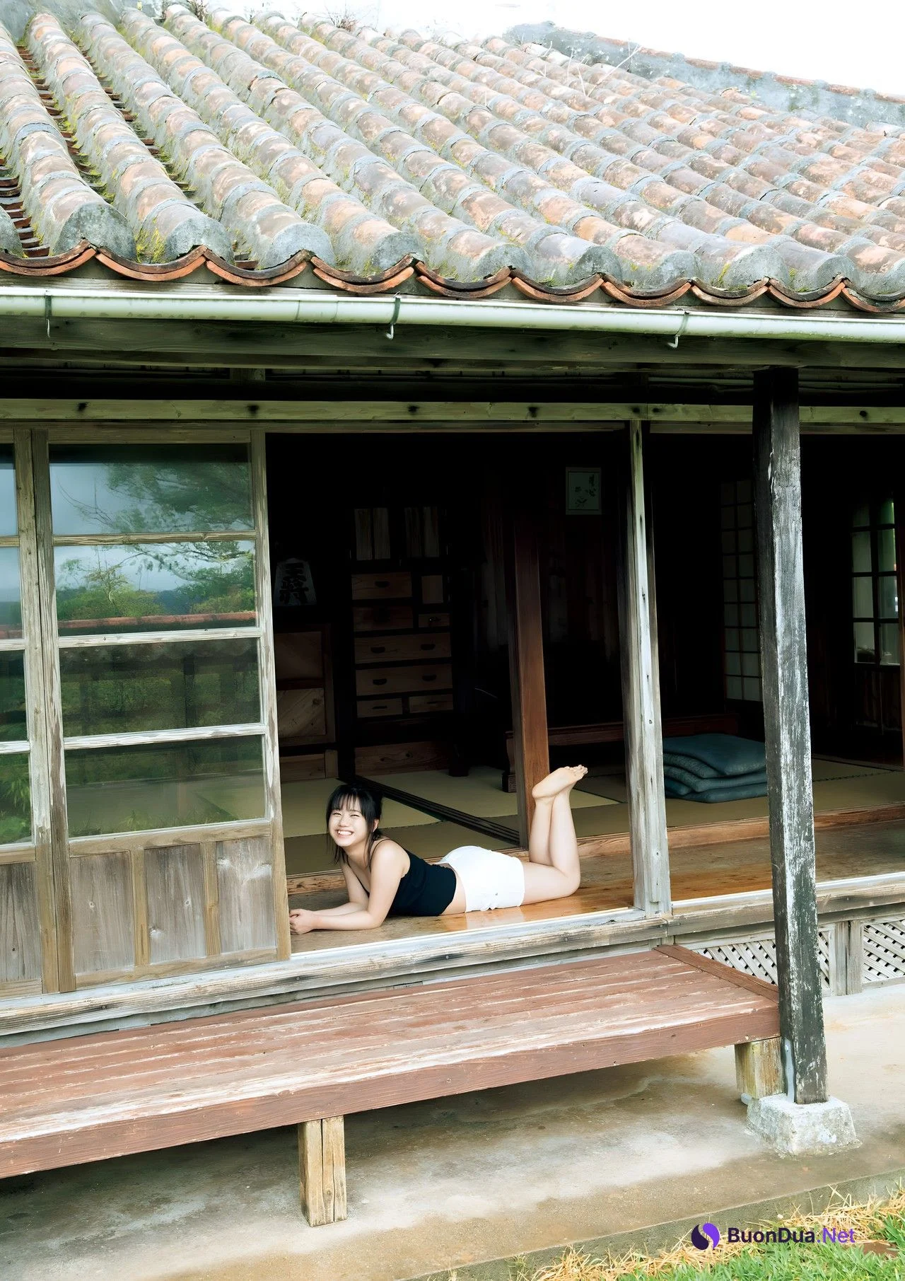 Reina Yokoyama 横山玲奈, 写真集 [REINA is eighteen ～N to S～] Set.02 - Photo 19