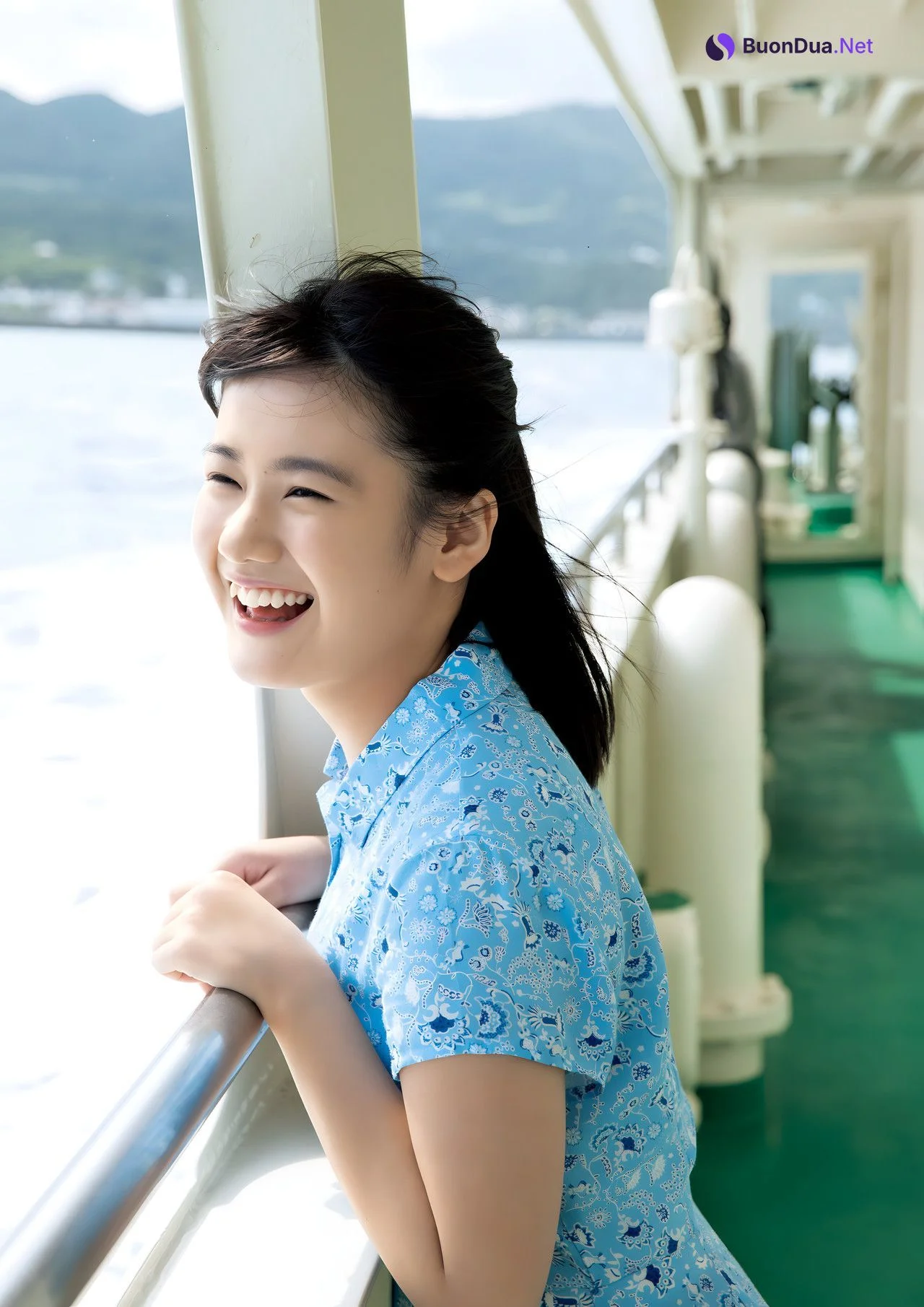 Reina Yokoyama 横山玲奈, 写真集 [REINA is eighteen ～N to S～] Set.02 - Photo 4