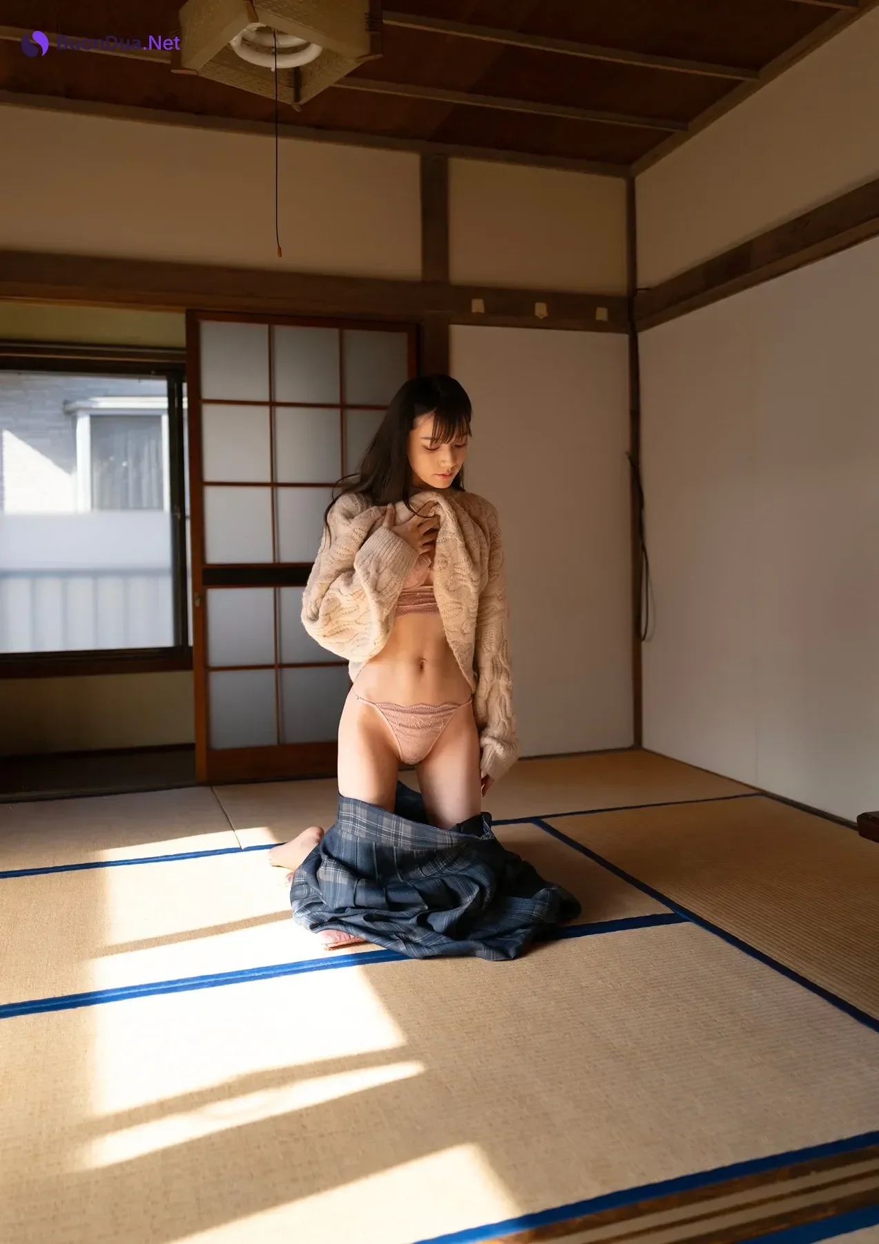 Rena Miyashita 宮下玲奈 – 写真集 「The fate of fake love」 - Photo 11