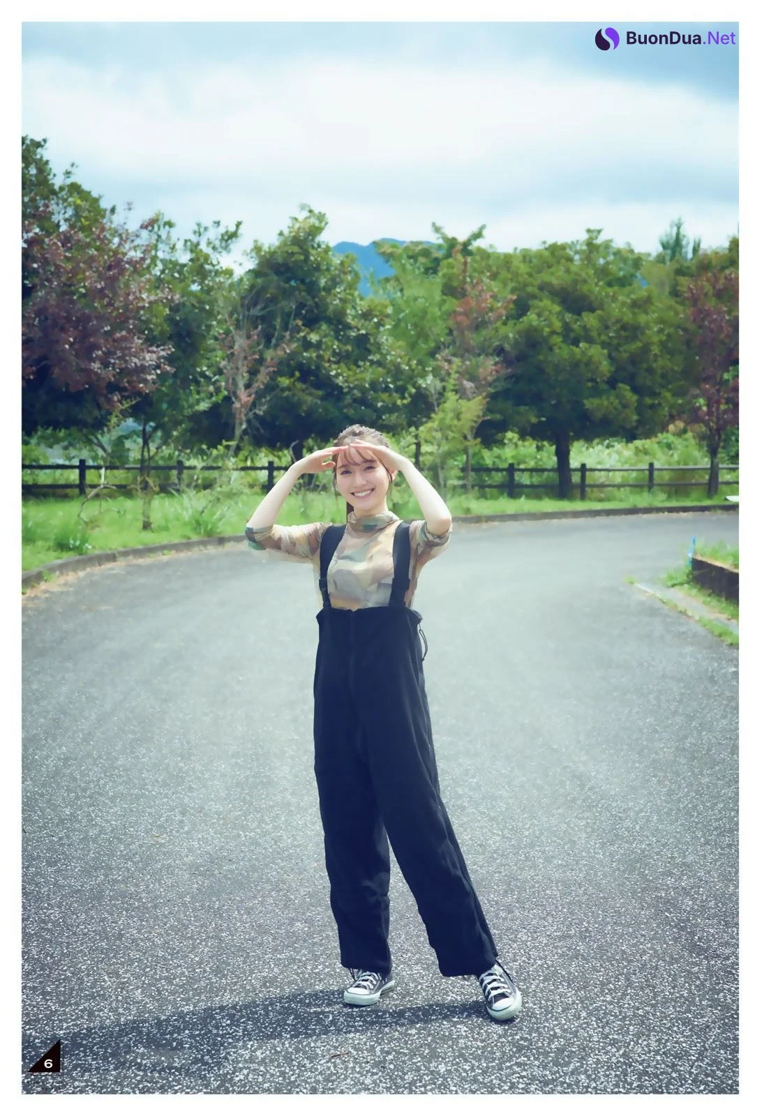 Rena Moriya 守屋麗奈, Shonen Magazine 2022 No.43 (週刊少年マガジン 2022年43号) - Photo 7