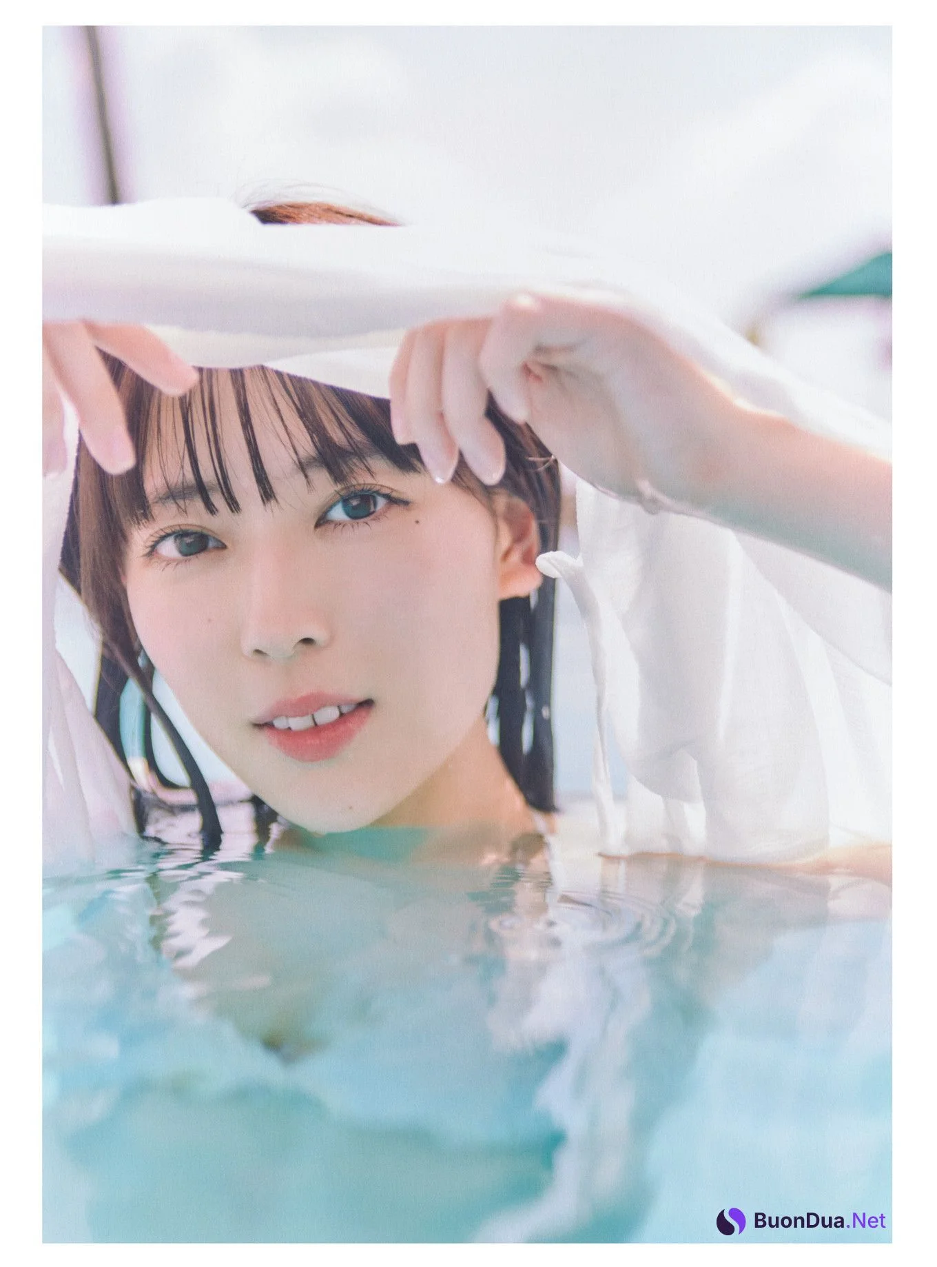 Renka Iwamoto 岩本蓮加, 1st写真集 「いたずらな風」 Set.01 - Photo 12