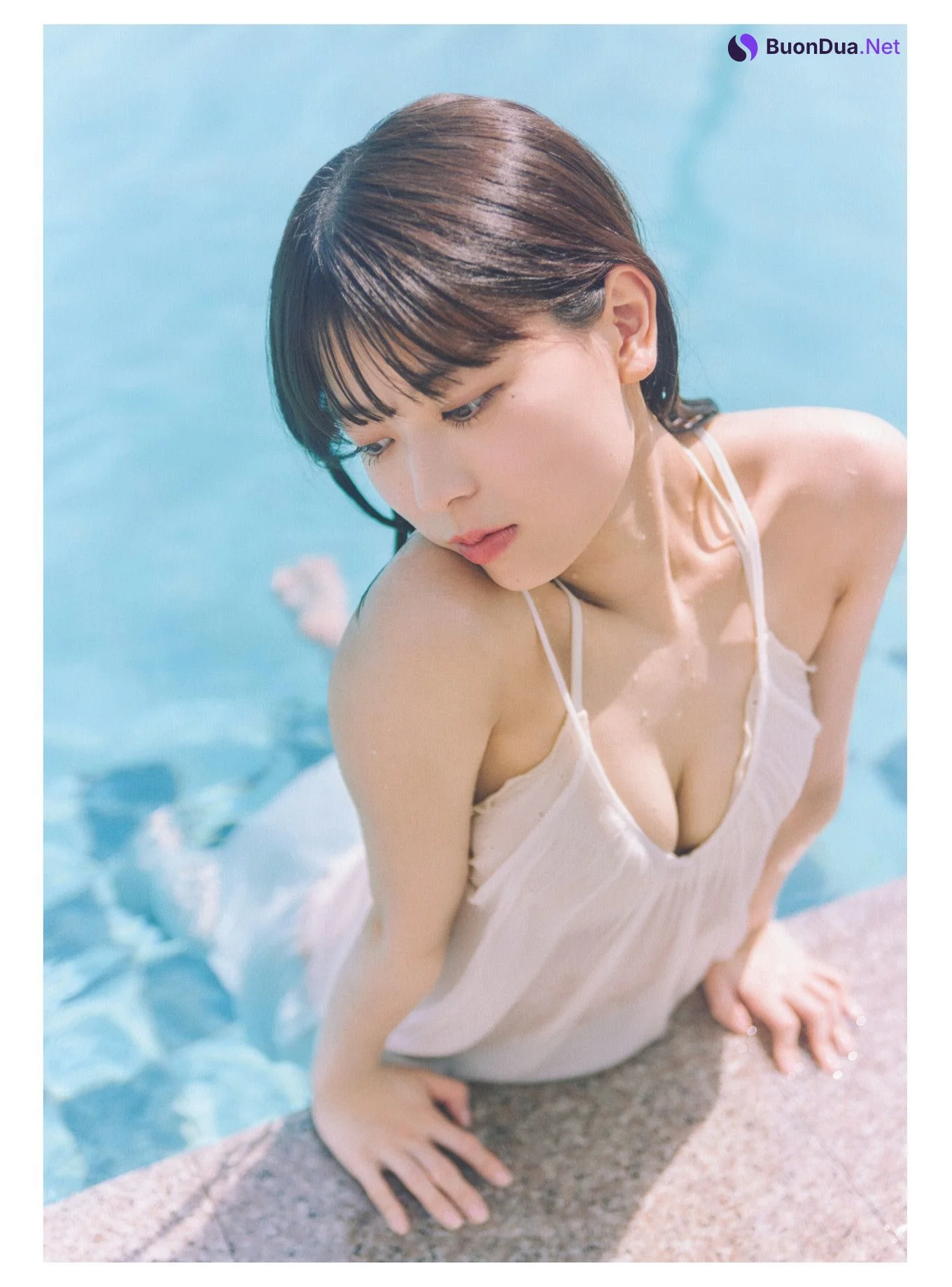 Renka Iwamoto 岩本蓮加, 1st写真集 「いたずらな風」 Set.01 - Photo 13