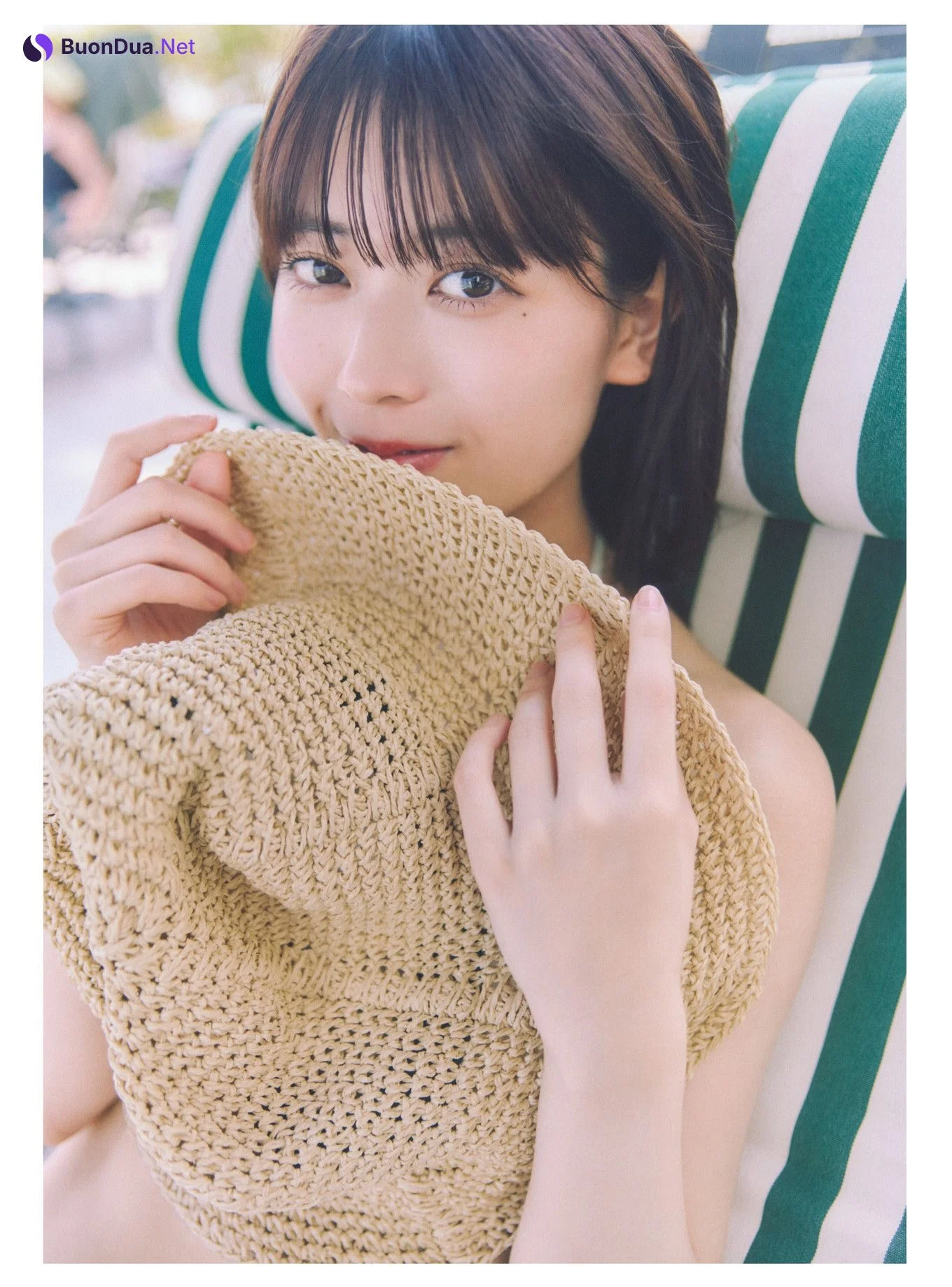 Renka Iwamoto 岩本蓮加, 1st写真集 「いたずらな風」 Set.01 - Photo 15