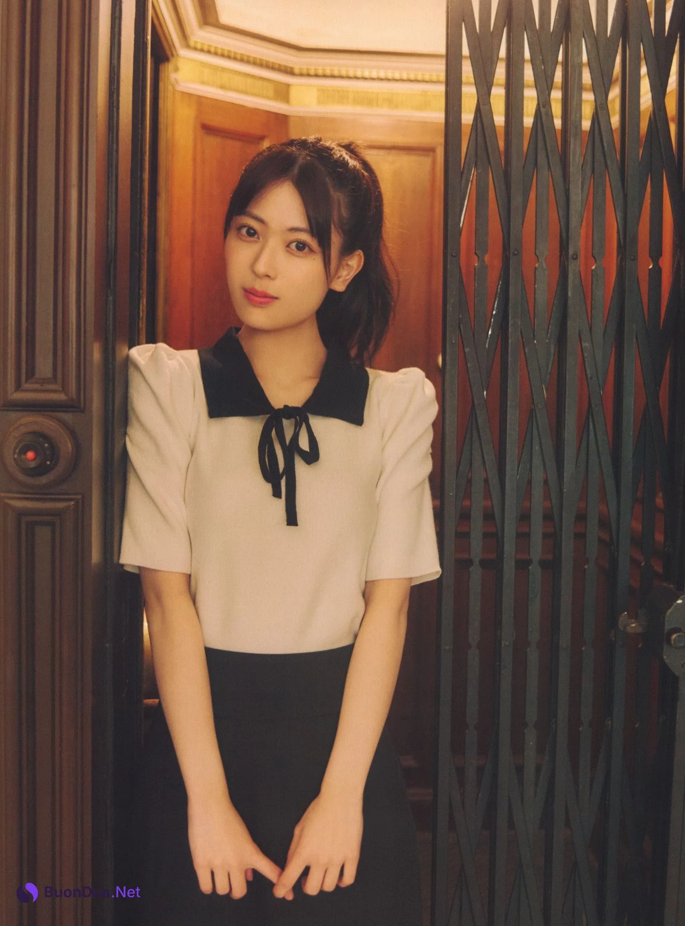Renka Iwamoto 岩本蓮加, 1st写真集 「いたずらな風」 Set.01 - Photo 5
