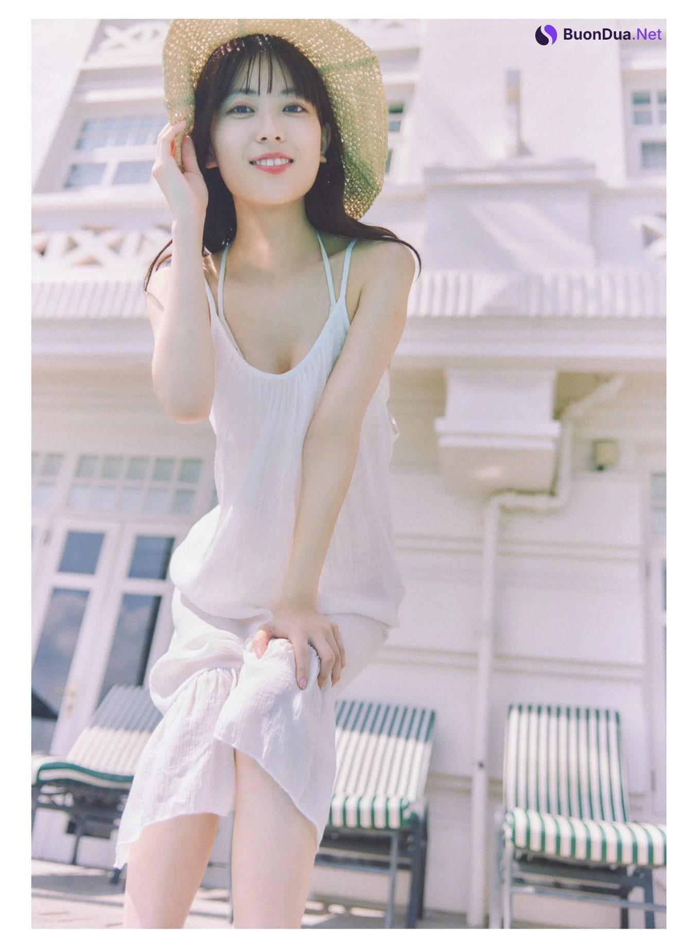 Renka Iwamoto 岩本蓮加, 1st写真集 「いたずらな風」 Set.01 - Photo 9