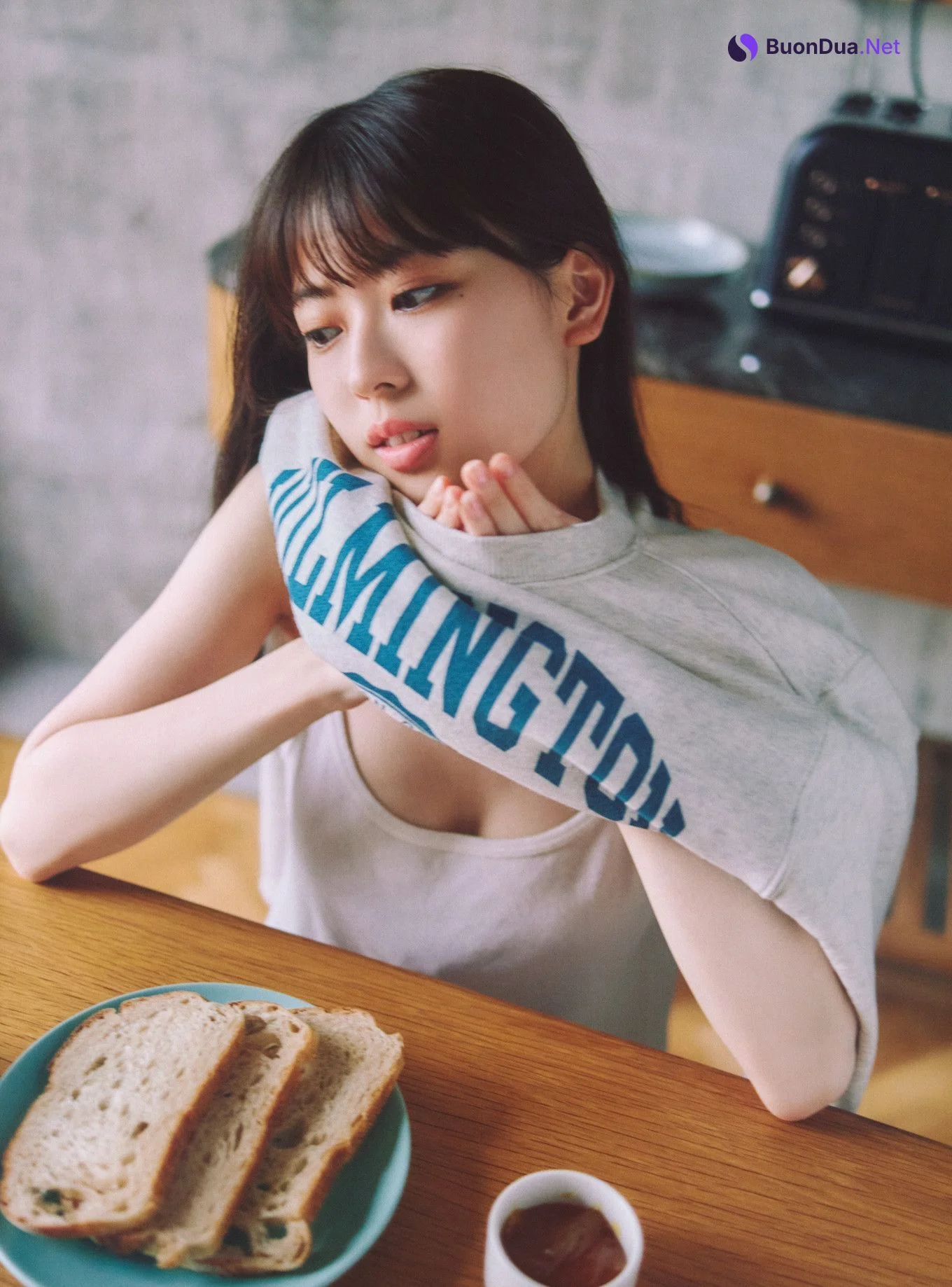 Renka Iwamoto 岩本蓮加, 1st写真集 「いたずらな風」 Set.02 - รูปภาพ 15