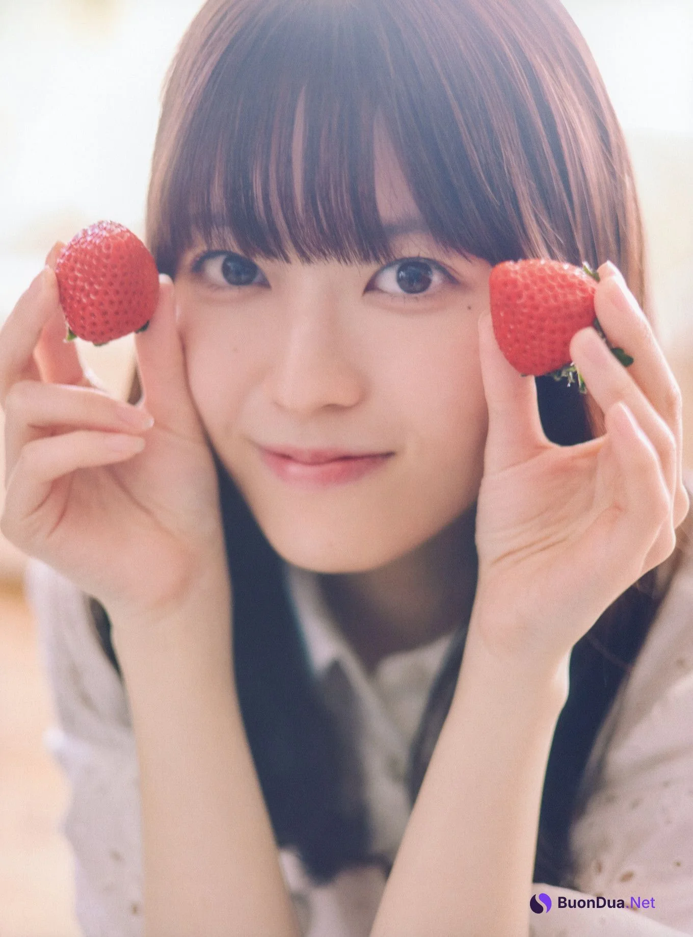 Renka Iwamoto 岩本蓮加, 1st写真集 「いたずらな風」 Set.02 - รูปภาพ 2