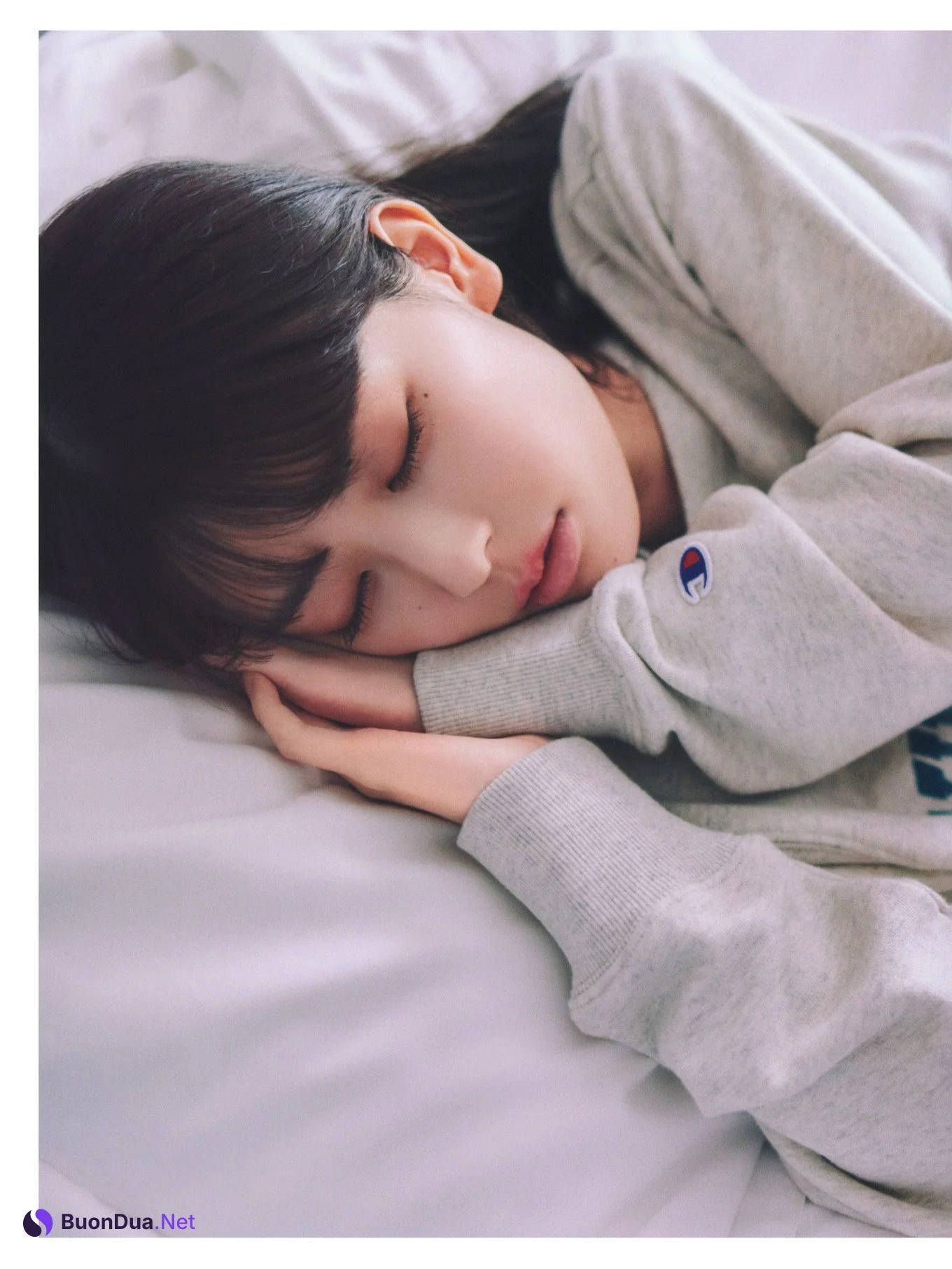 Renka Iwamoto 岩本蓮加, 1st写真集 「いたずらな風」 Set.02 - รูปภาพ 9