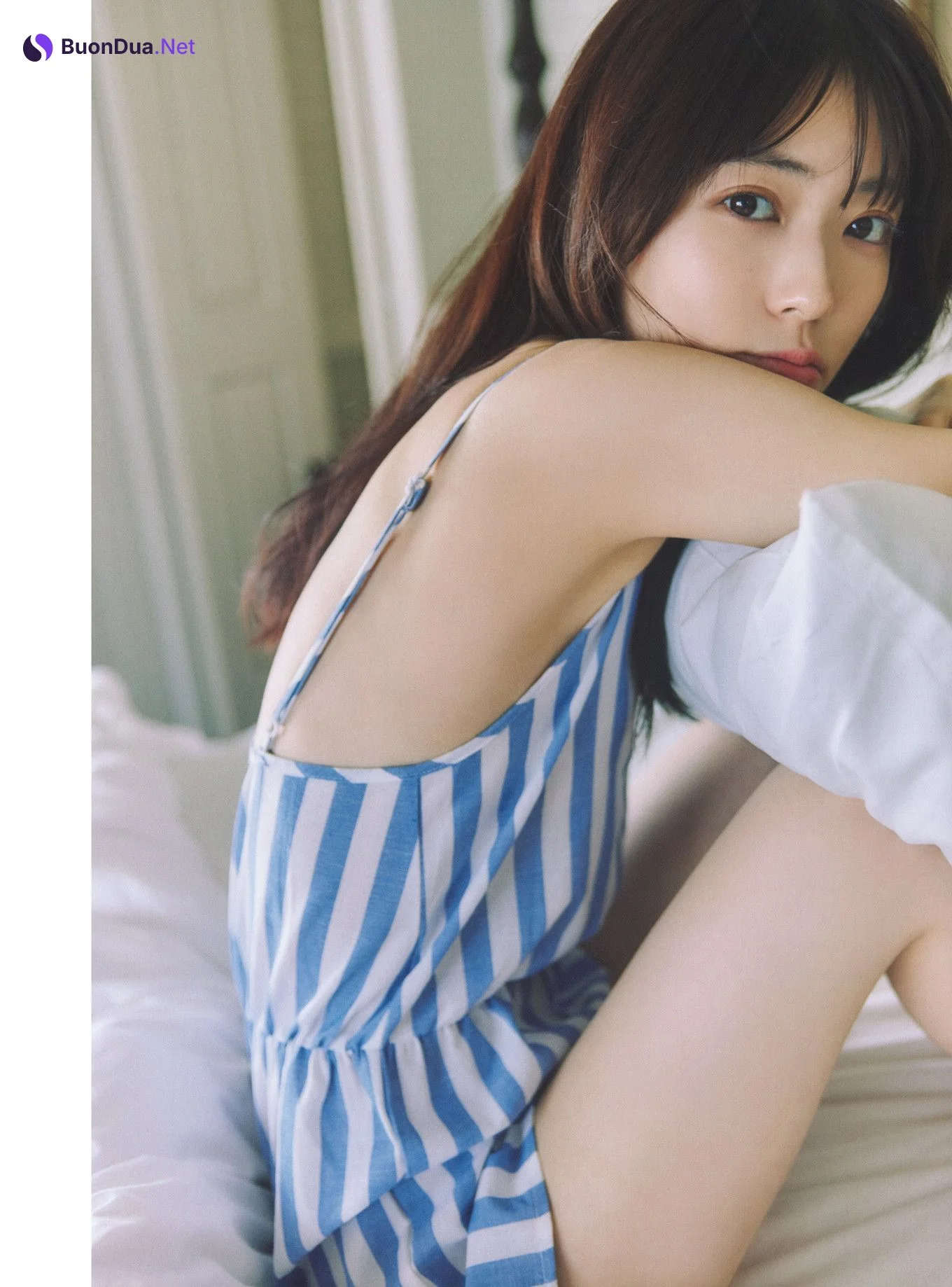 Renka Iwamoto 岩本蓮加, 1st写真集 「いたずらな風」 Set.03 - Photo 10