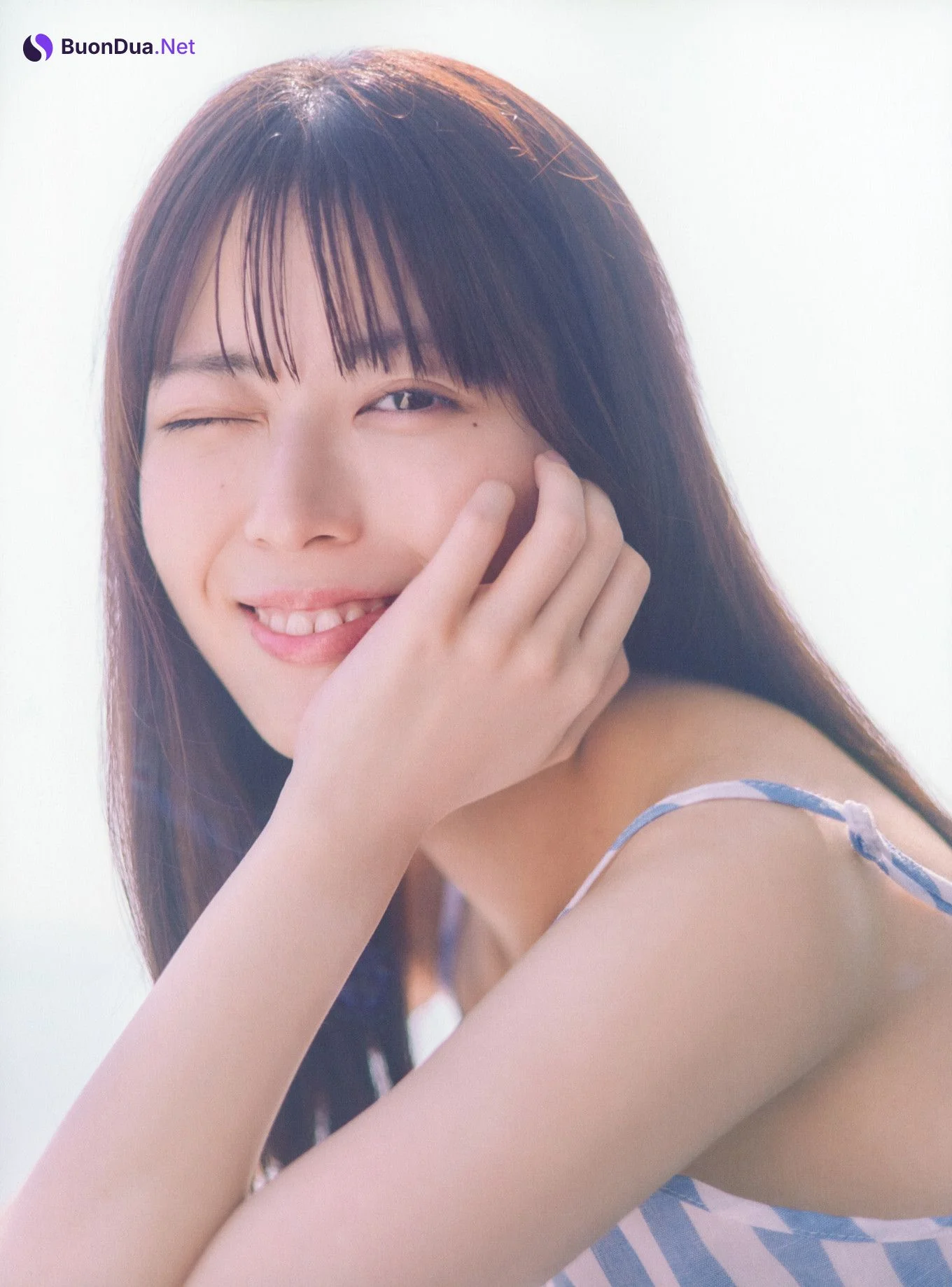 Renka Iwamoto 岩本蓮加, 1st写真集 「いたずらな風」 Set.03 - Photo 13