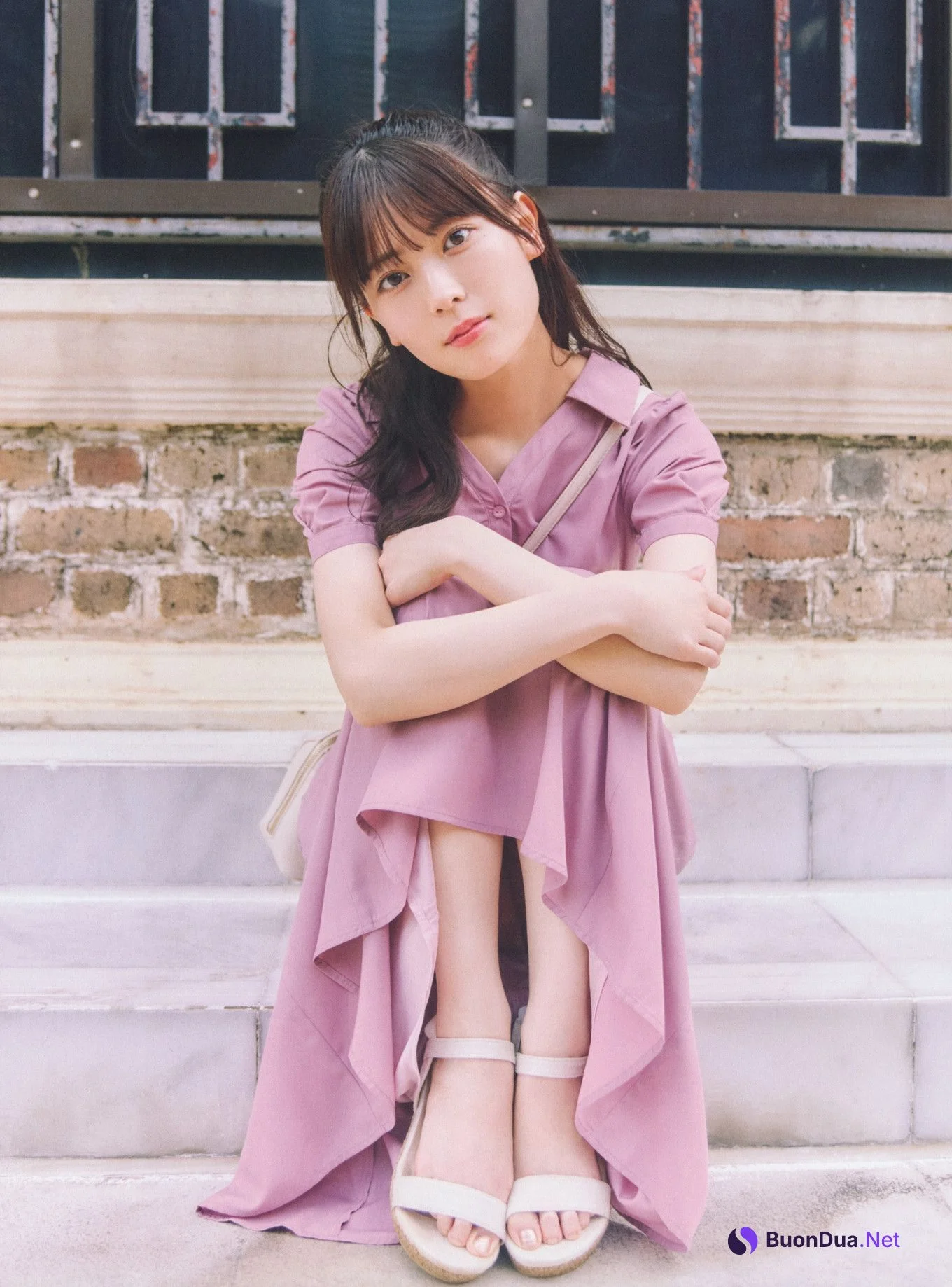 Renka Iwamoto 岩本蓮加, 1st写真集 「いたずらな風」 Set.03 - Photo 3