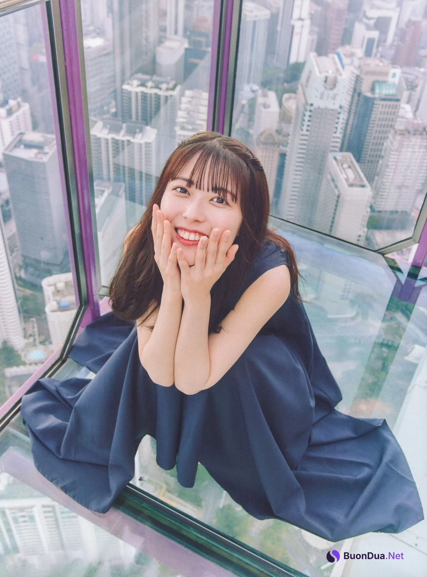 Renka Iwamoto 岩本蓮加, 1st写真集 「いたずらな風」 Set.05 - รูปภาพ 2