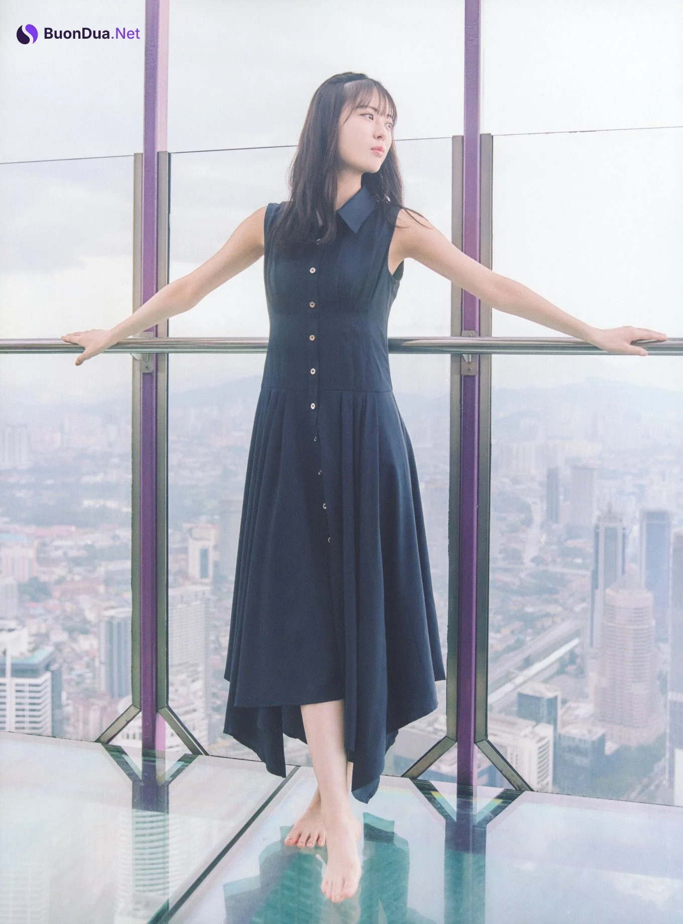 Renka Iwamoto 岩本蓮加, 1st写真集 「いたずらな風」 Set.05 - รูปภาพ 3