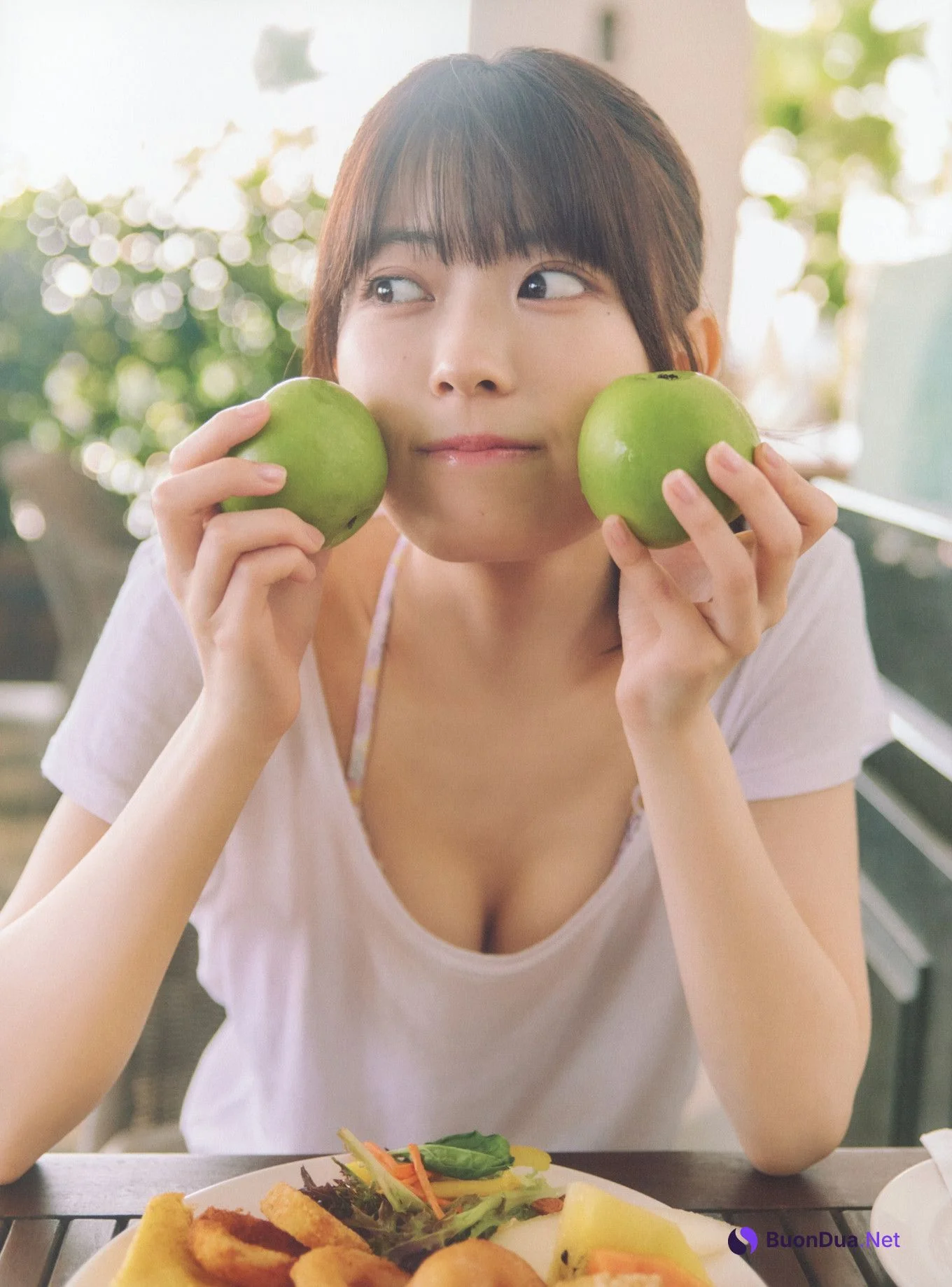 Renka Iwamoto 岩本蓮加, 1st写真集 「いたずらな風」 Set.05 - รูปภาพ 6
