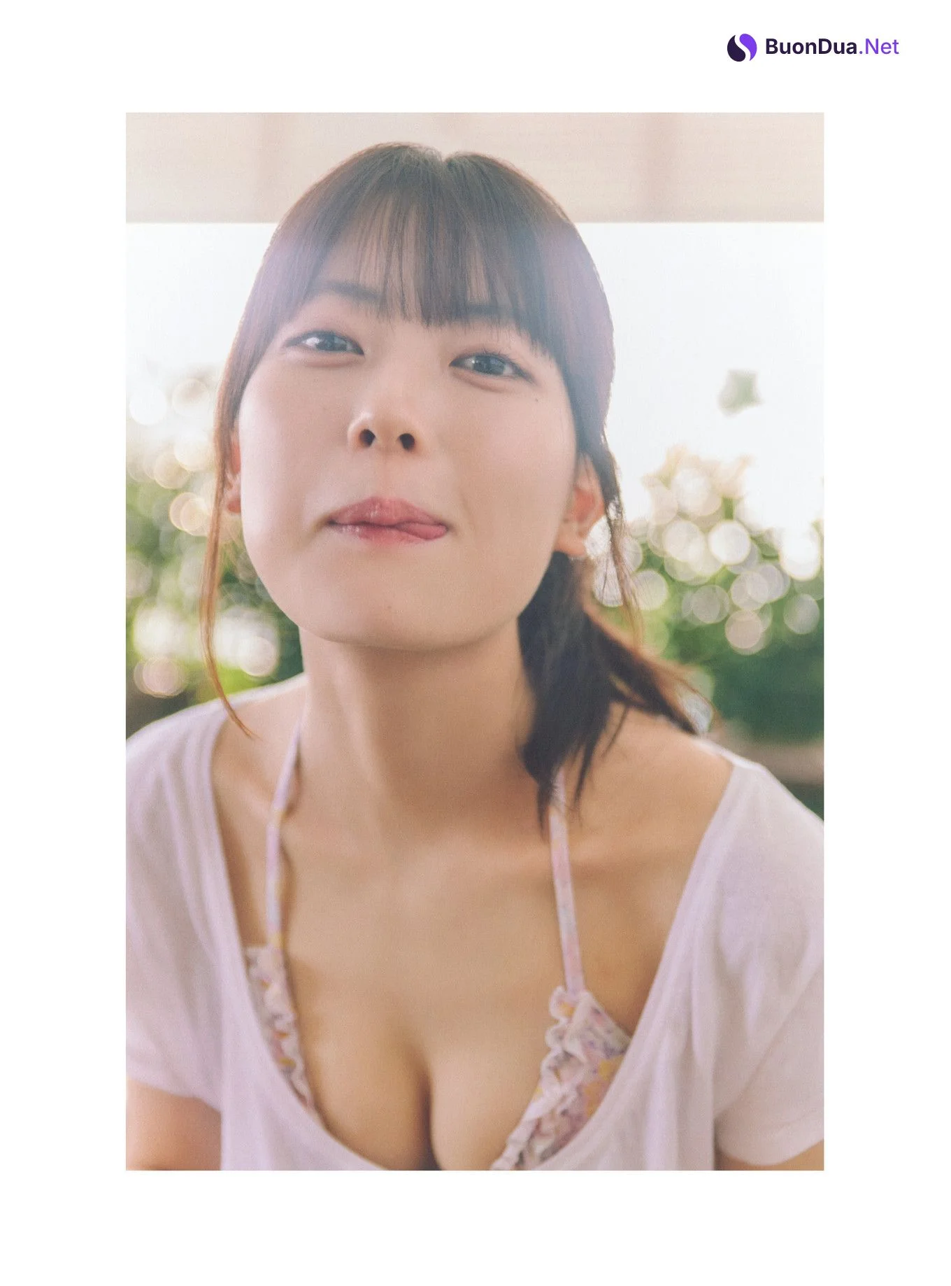 Renka Iwamoto 岩本蓮加, 1st写真集 「いたずらな風」 Set.05 - รูปภาพ 7