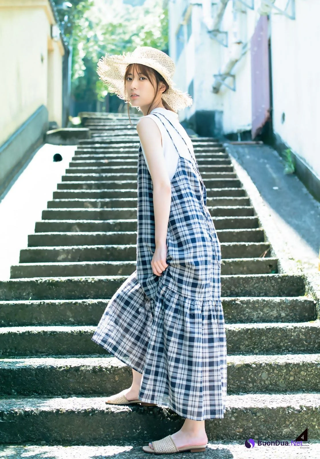 Renka Iwamoto 岩本蓮加, Shonen Magazine 2023 No.35 (週刊少年マガジン 2023年35号) - Photo 5