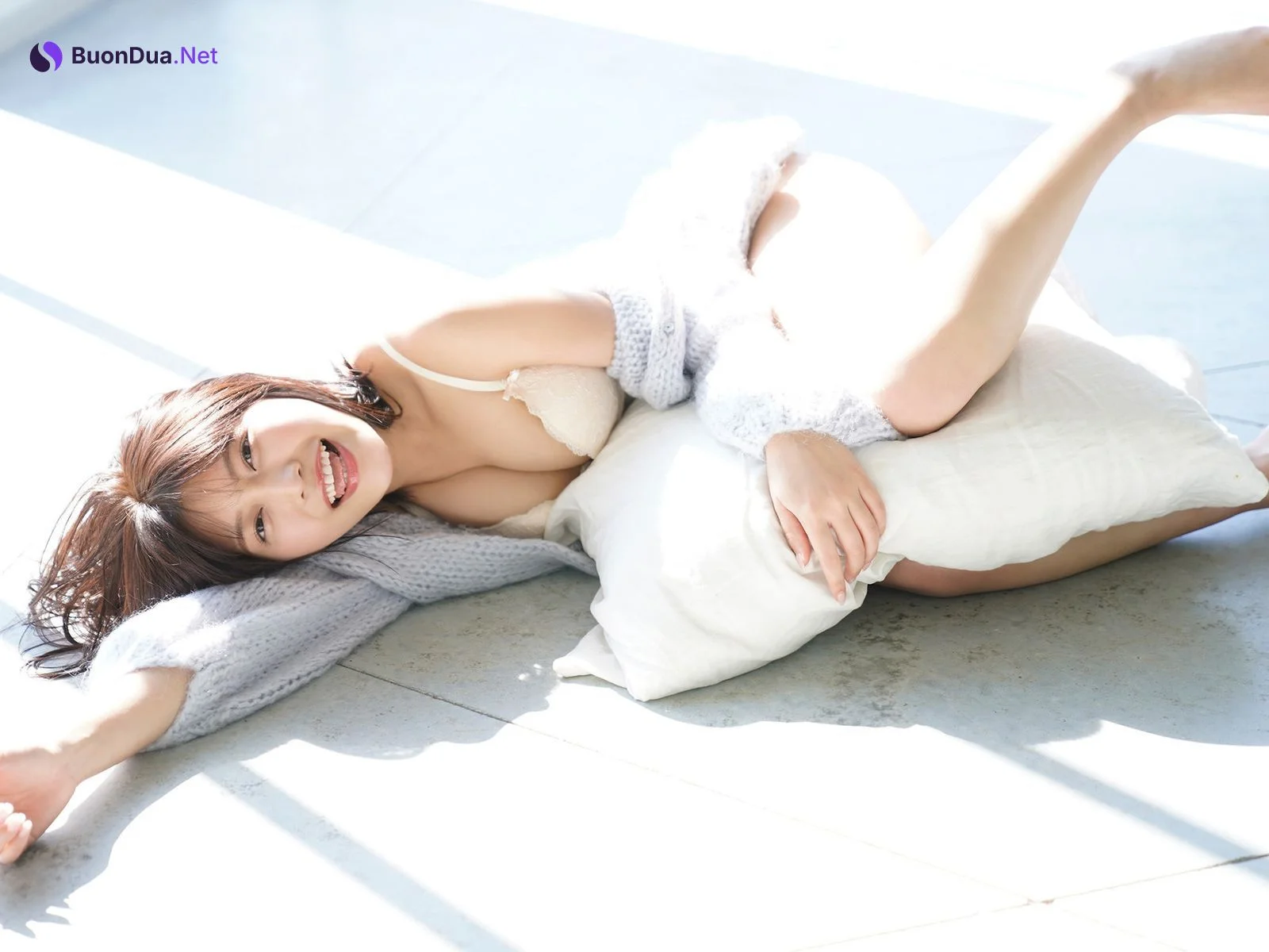 Reona Matsushita 松下玲緒菜, FLASHデジタル写真集 「素肌で、旅立ち」 Set.01 - Photo 10