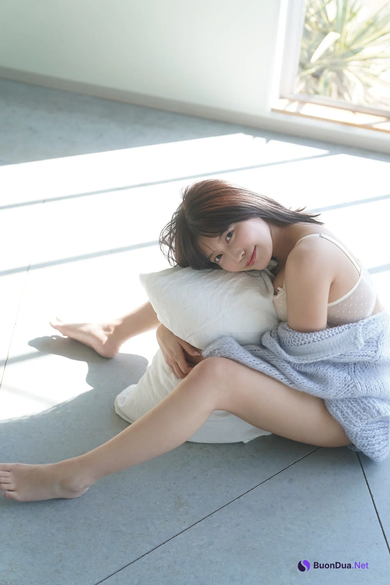 Reona Matsushita 松下玲緒菜, FLASHデジタル写真集 「素肌で、旅立ち」 Set.01 - Photo 9