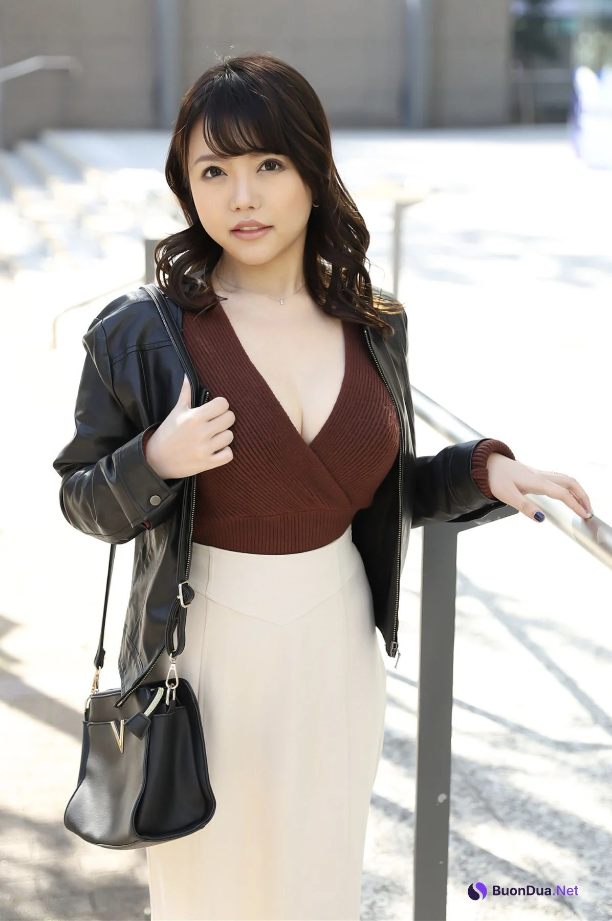 Reona Tomiyasu 冨安れおな, 舞ワイフ公式写真集 理想のセックスがしたいとAV出演を熱望する人妻 Set.01 - Photo 4