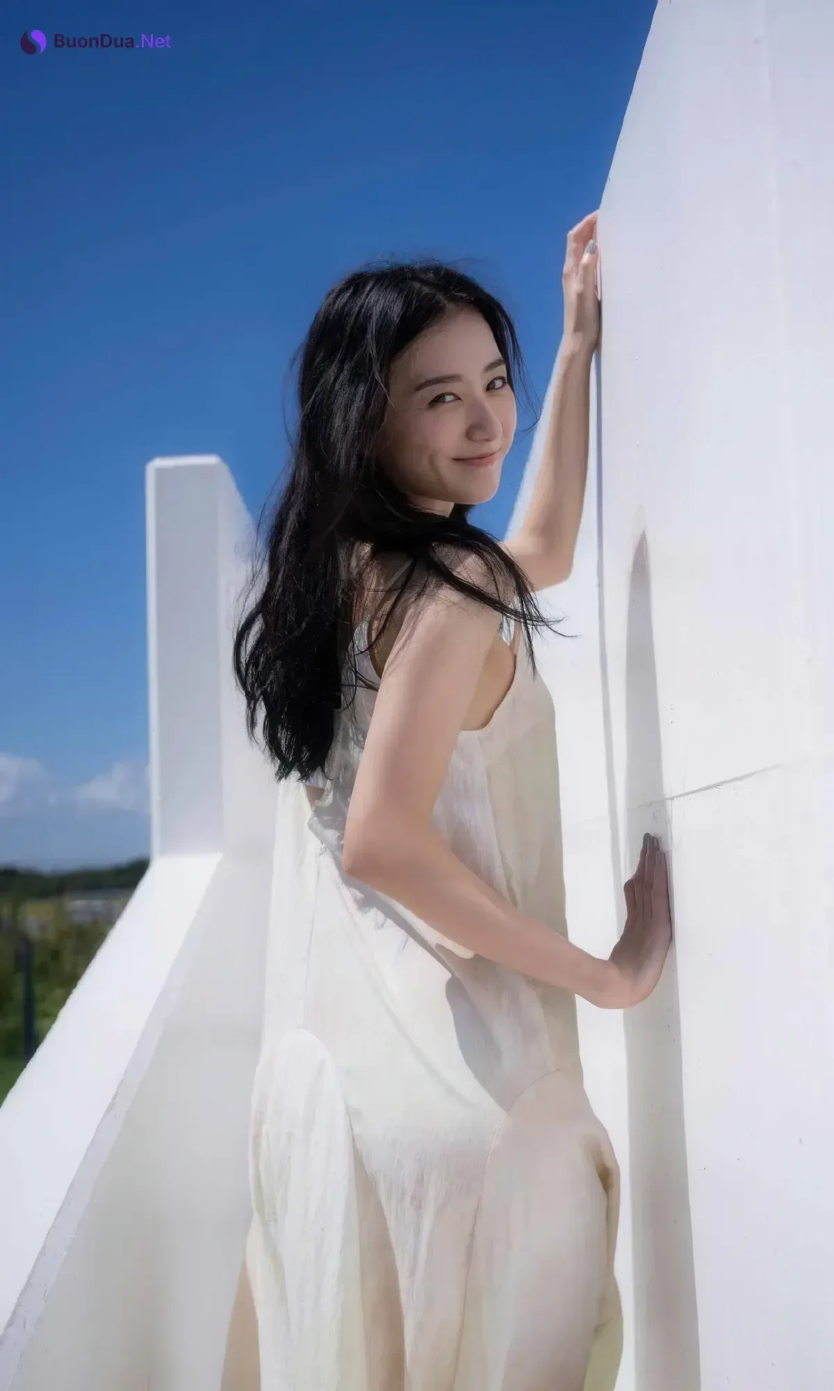 Riho Takada 高田里穂, 写真集 「Eternal Heroine 永遠のヒロイン」 - Photo 5