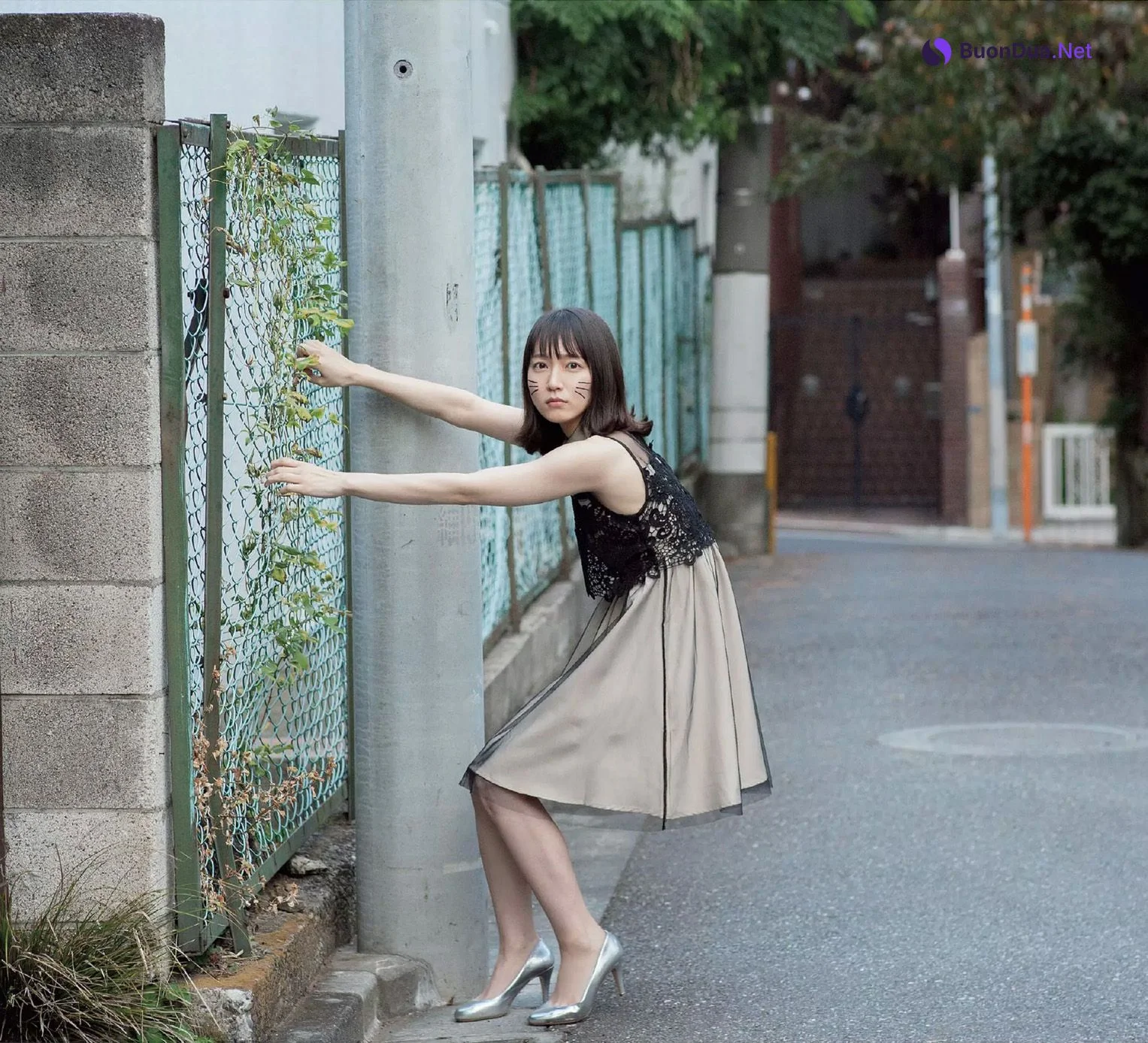 Riho Yoshioka 吉岡里帆, Weekly Playboy 2020 No.01-02 (週刊プレイボーイ 2020年1-2号) - Photo 7