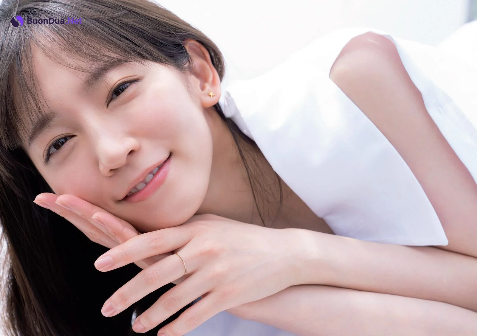 Riho Yoshioka 吉岡里帆, Weekly Playboy 2022 No.22 (週刊プレイボーイ 2022年22号) - Photo 9