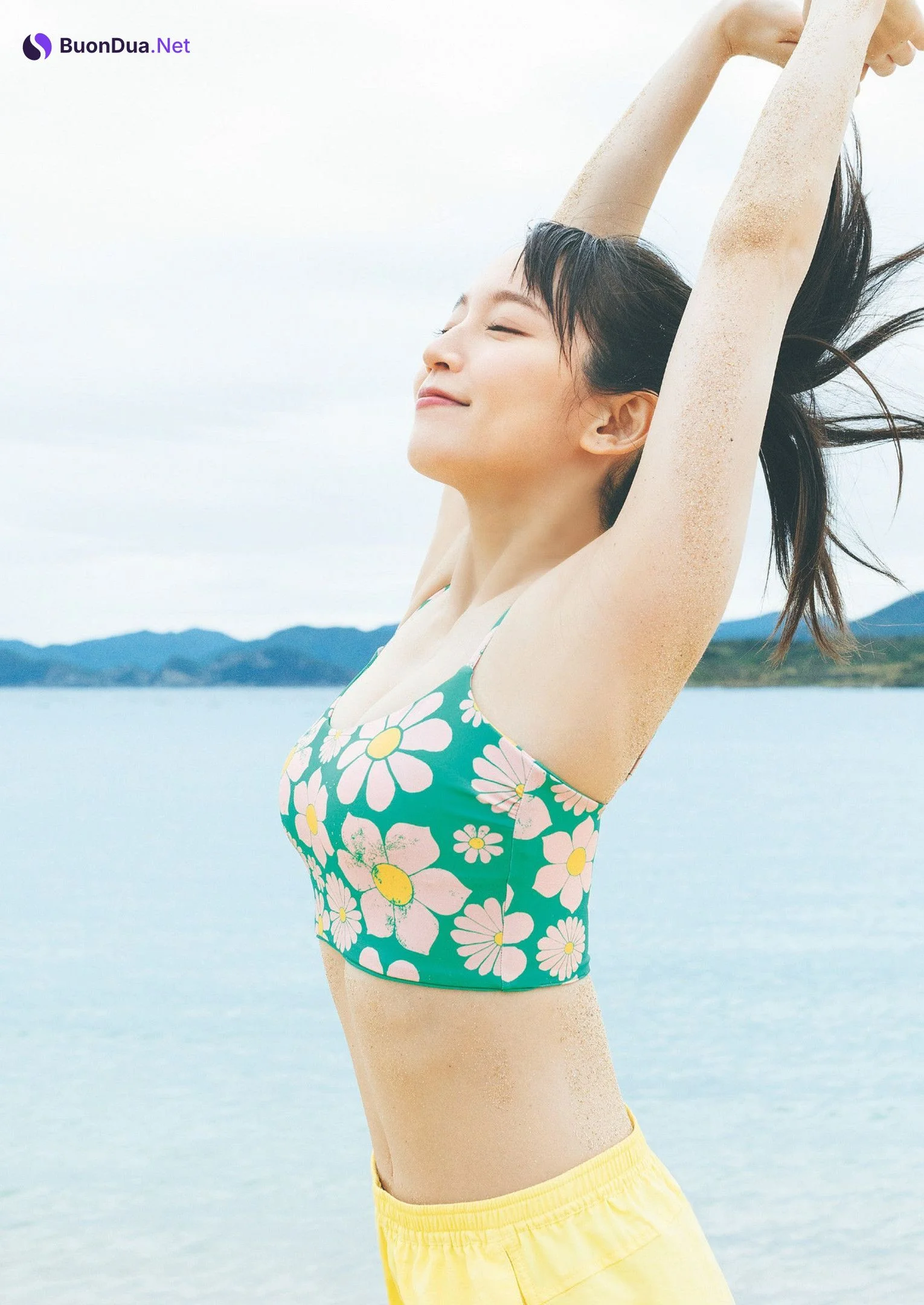 Riho Yoshioka 吉岡里帆, Weekly Playboy 2022 No.49 (週刊プレイボーイ 2022年49号) - Photo 6