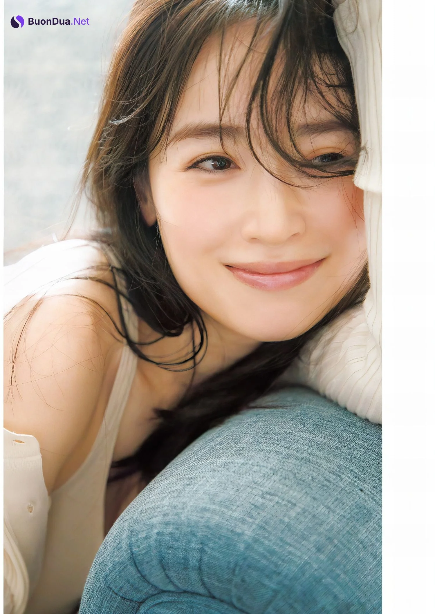 Rika Izumi 泉里香, Young Jump 2024 No.45 (ヤングジャンプ 2024年45号) - Photo 3