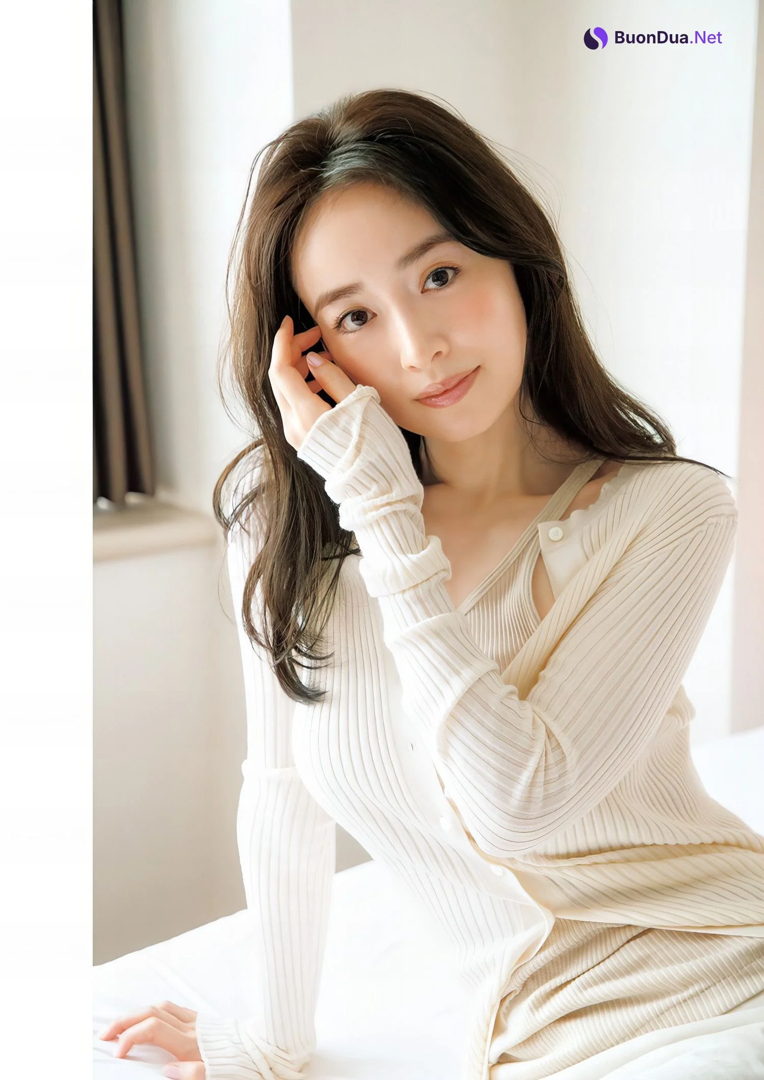 Rika Izumi 泉里香, Young Jump 2024 No.45 (ヤングジャンプ 2024年45号) - Photo 6