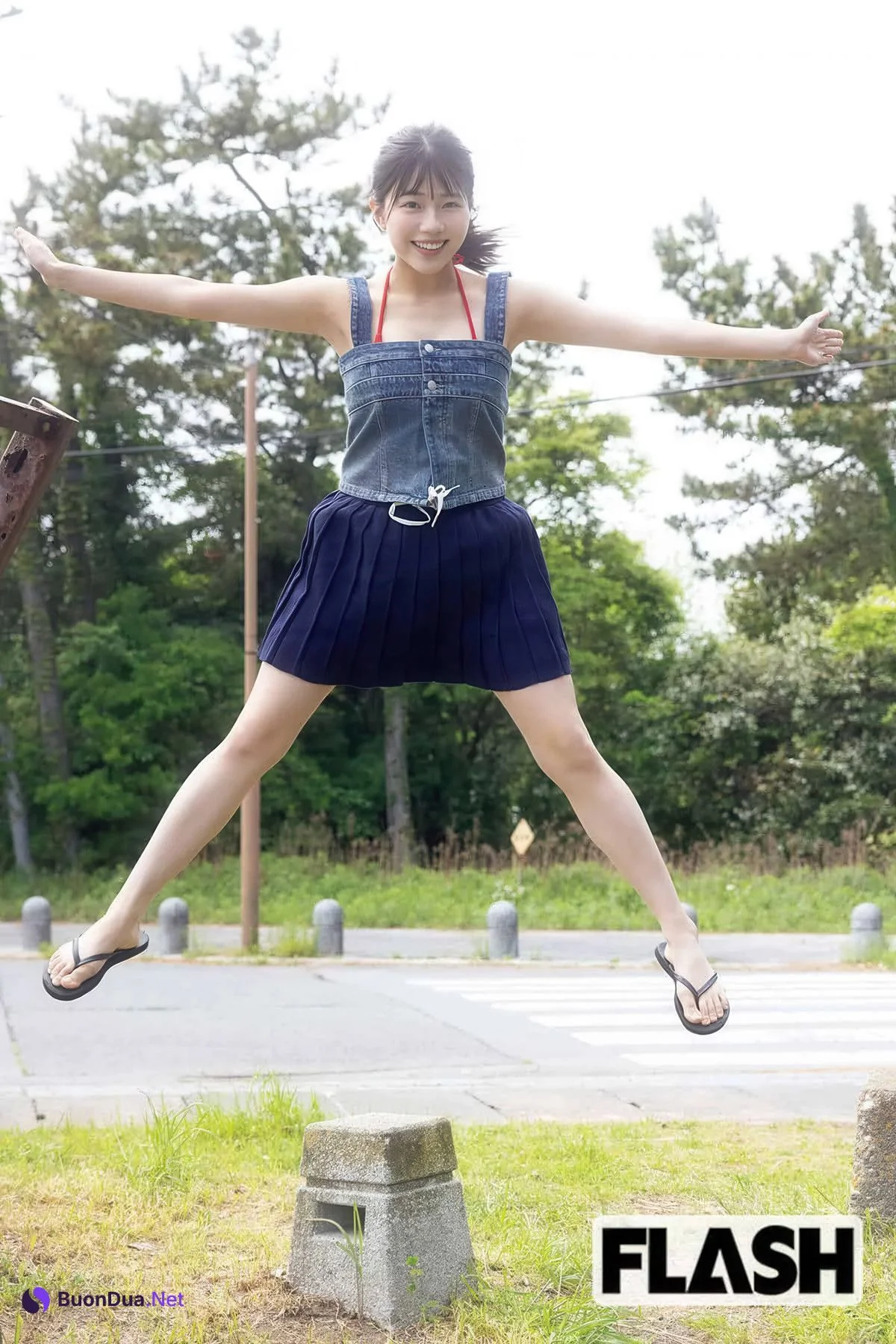 Riko Kudo 工藤理子, FLASH 2025.07.15 (フラッシュ 2025年7月15日号) - Photo 9