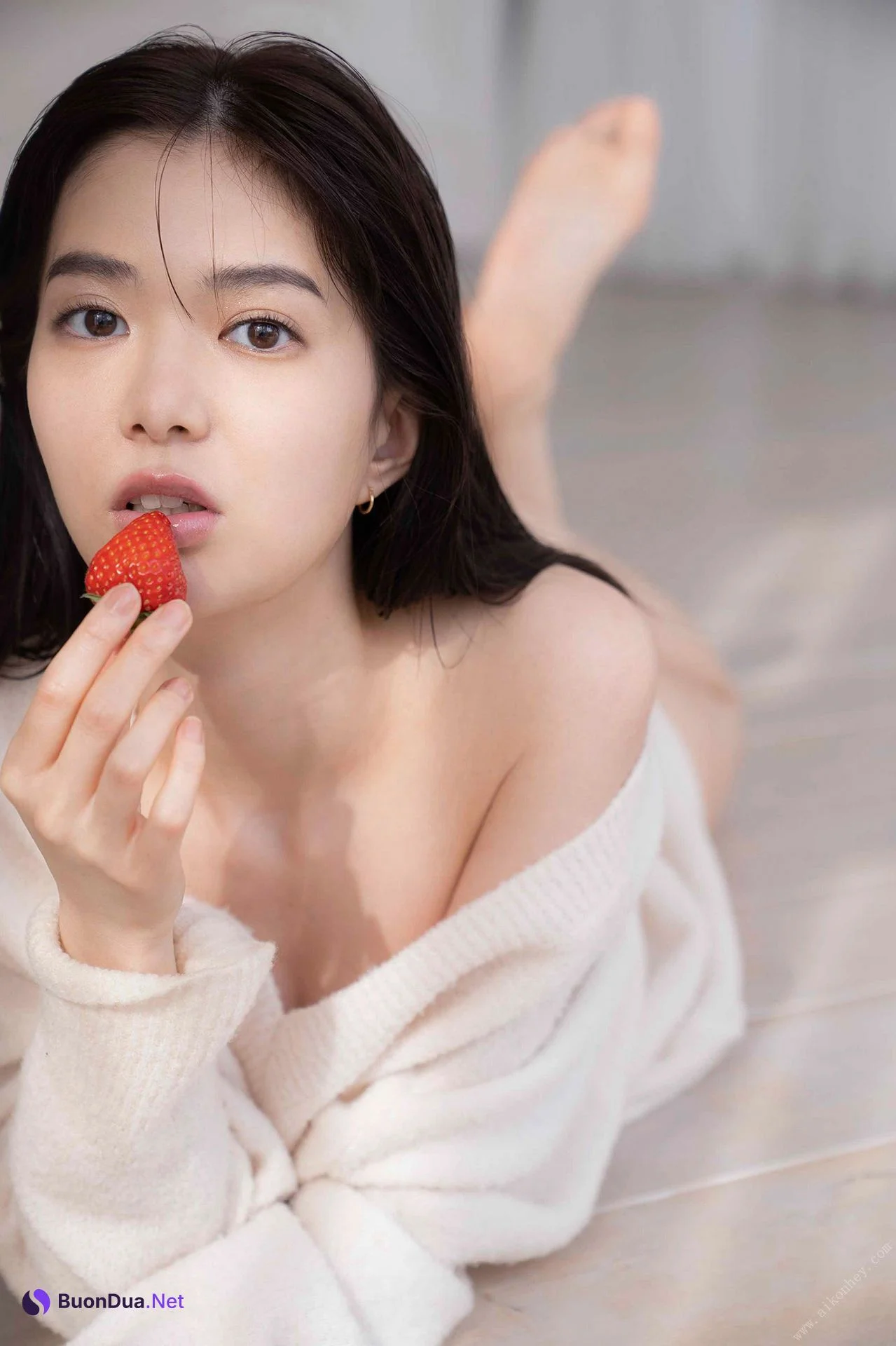 Riko Matsudaira 松平璃子, ＦＲＩＤＡＹデジタル写真集 「艶めくボディ」 Set.01 - รูปภาพ 18