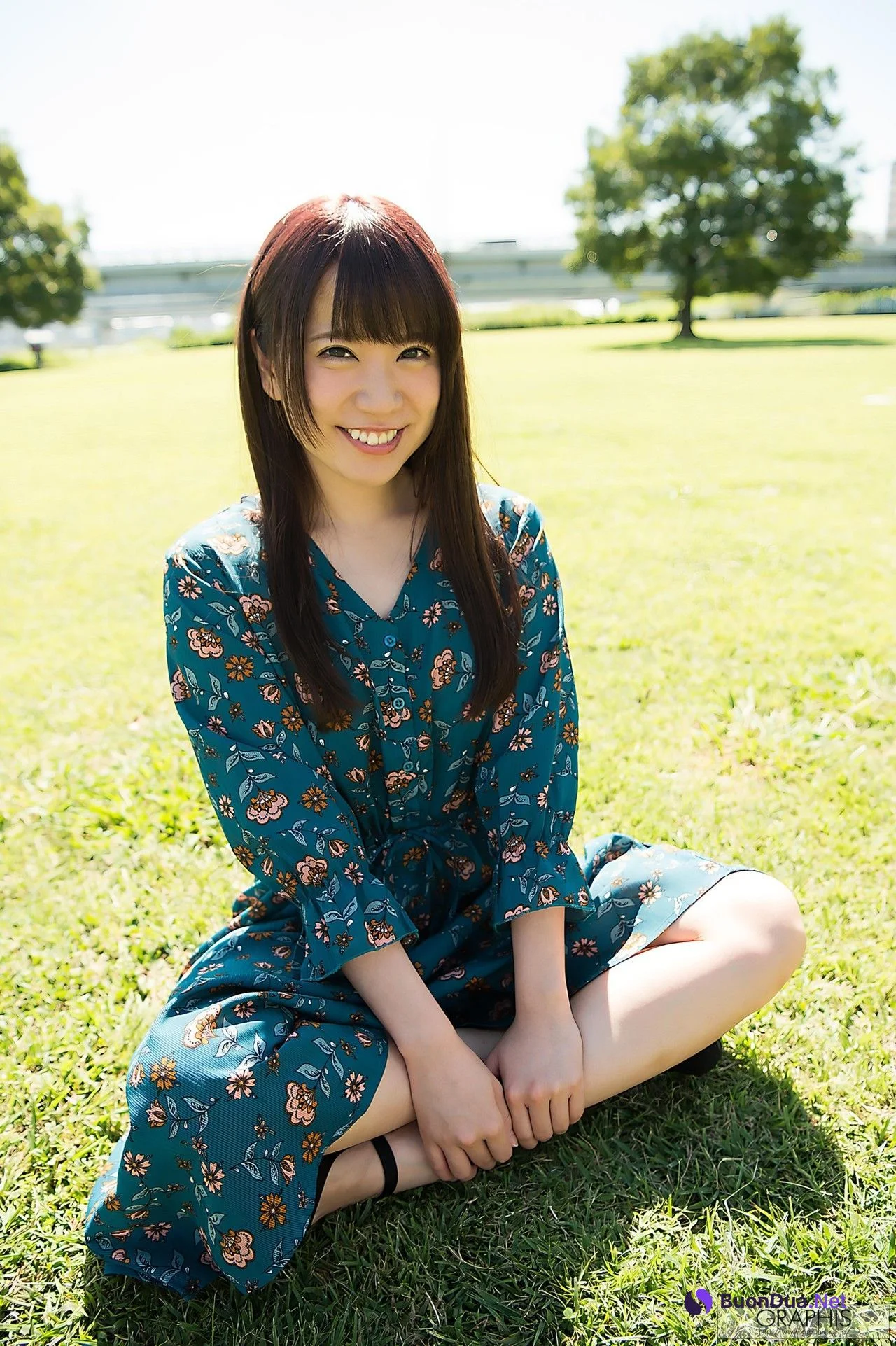 Rin Hatsumi 初美りん, [Graphis] Gals 『Look at me!』 Vol.01 - Photo 6