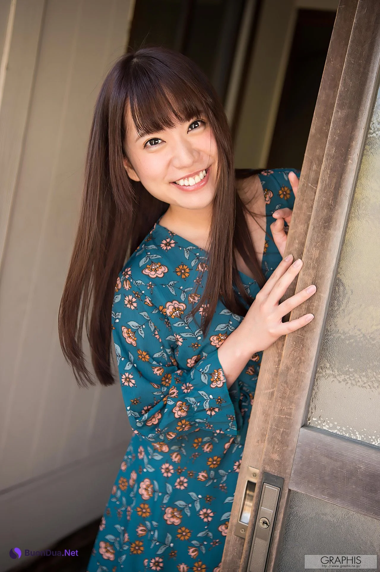 Rin Hatsumi 初美りん, [Graphis] Gals 『Look at me!』 Vol.01 - Photo 9