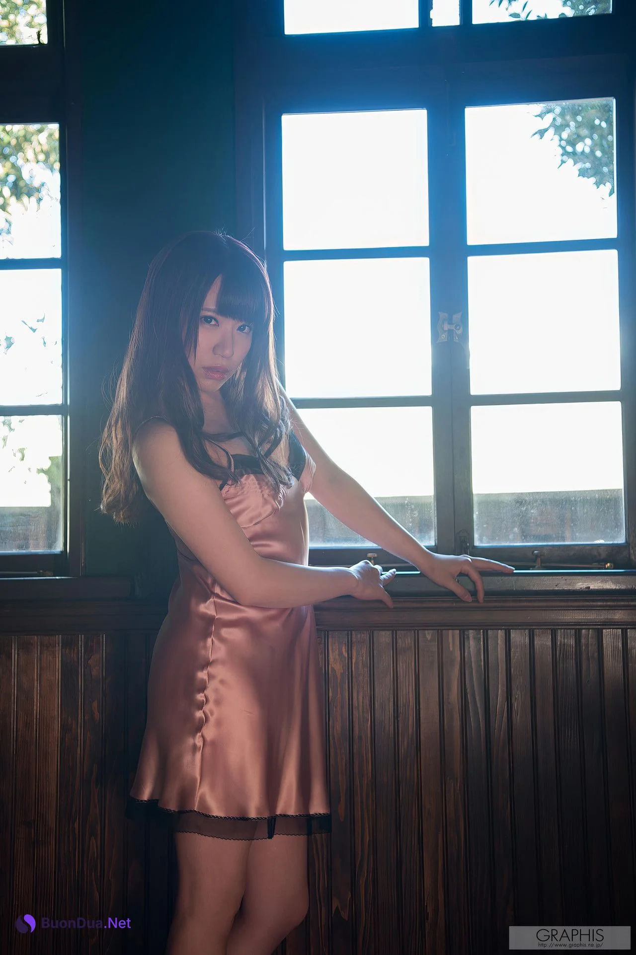 Rin Hatsumi 初美りん, [Graphis] Gals 『Look at me!』 Vol.02 - Photo 2